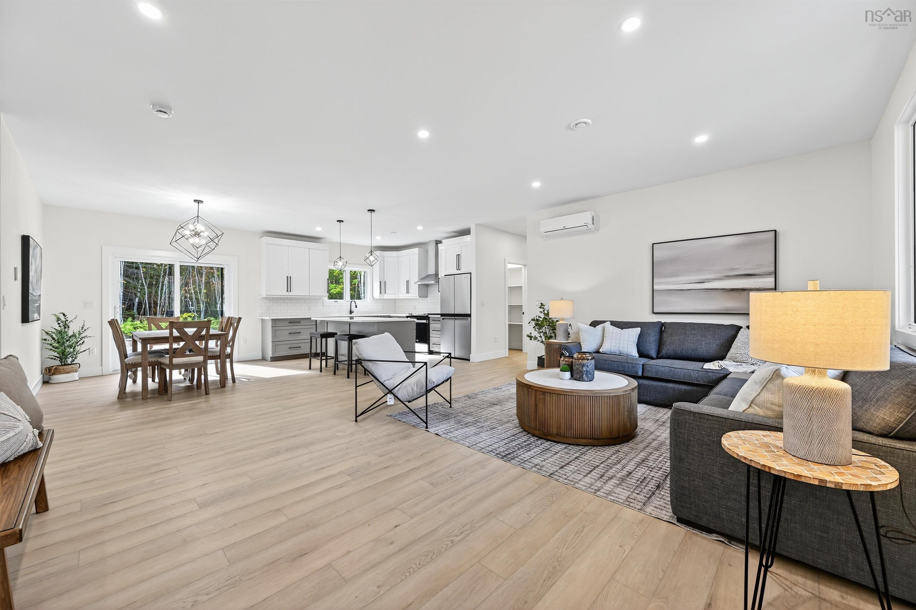 $579,900.00: 14 Emerson Drive, Howie Centre