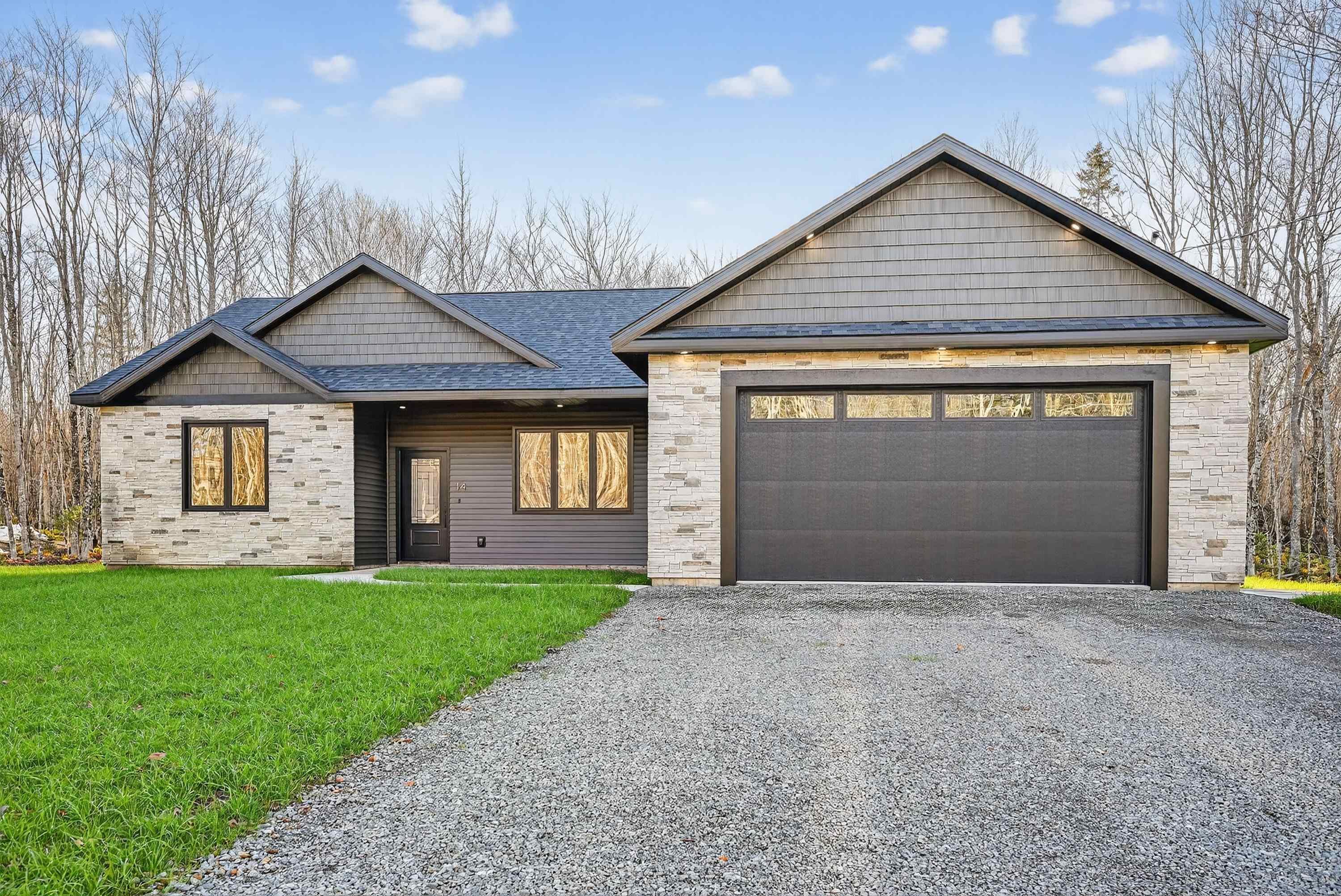 $579,900.00: 14 Emerson Drive, Howie Centre