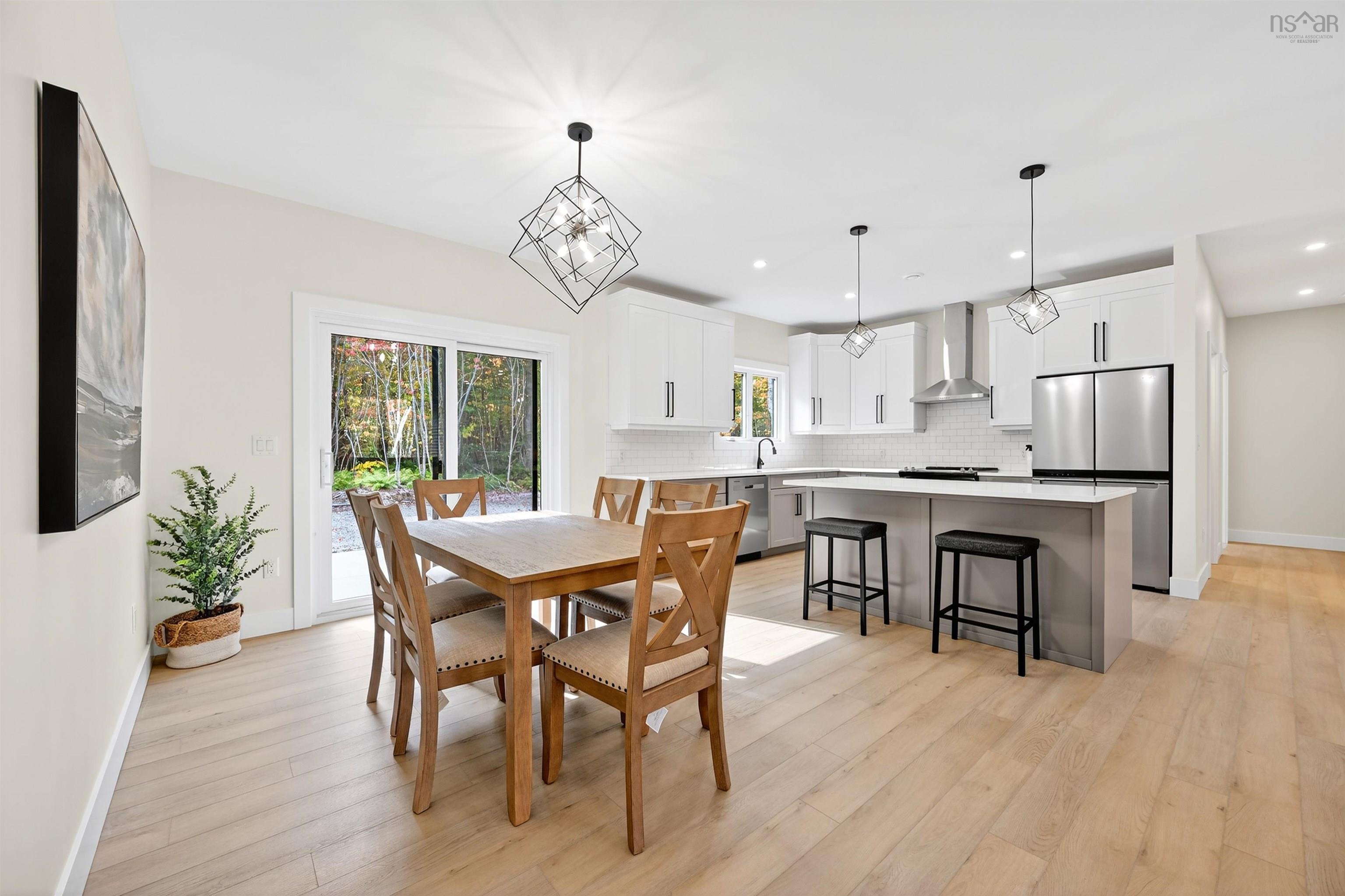 $579,900.00: 14 Emerson Drive, Howie Centre