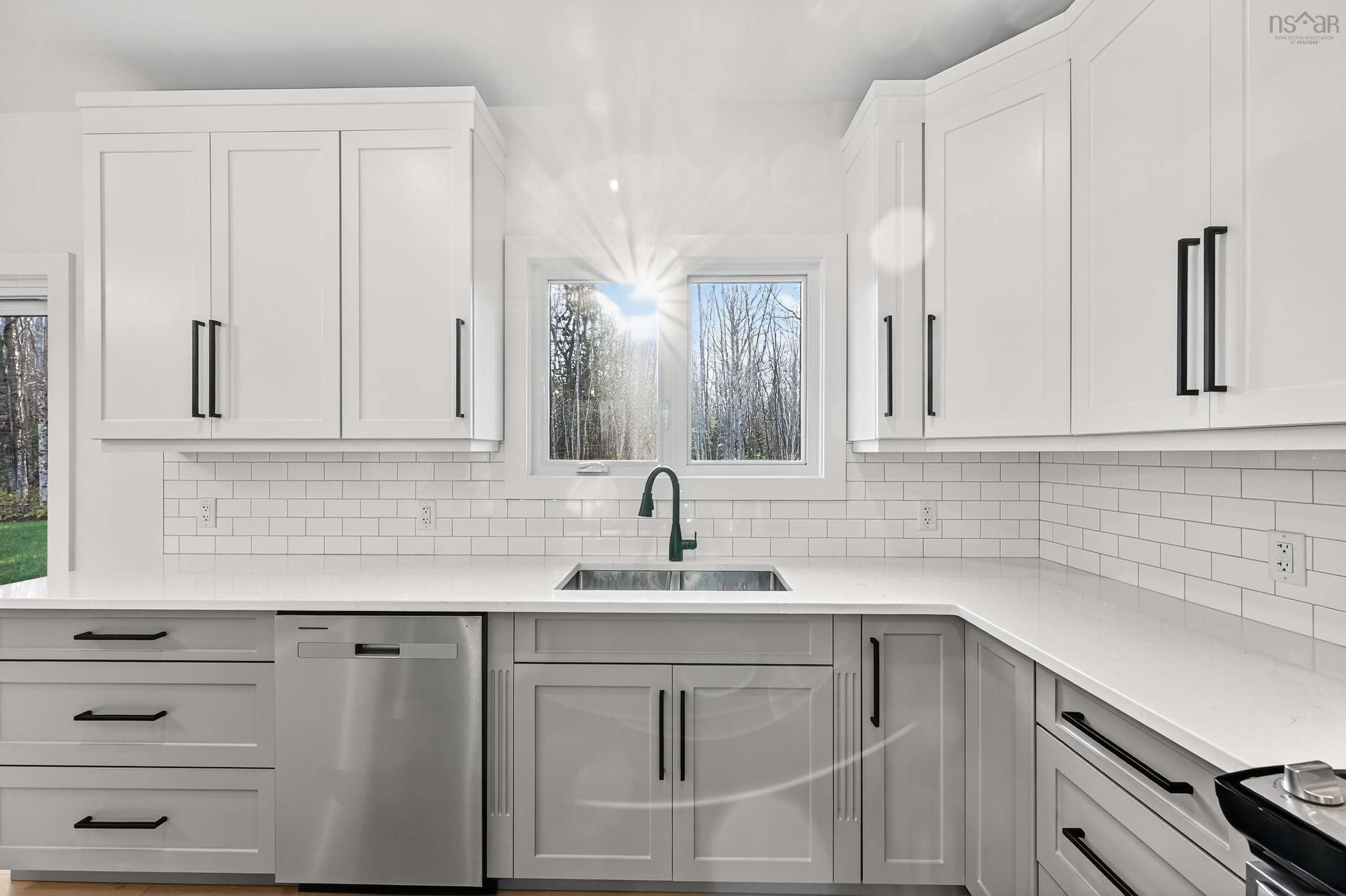 $579,900.00: 14 Emerson Drive, Howie Centre