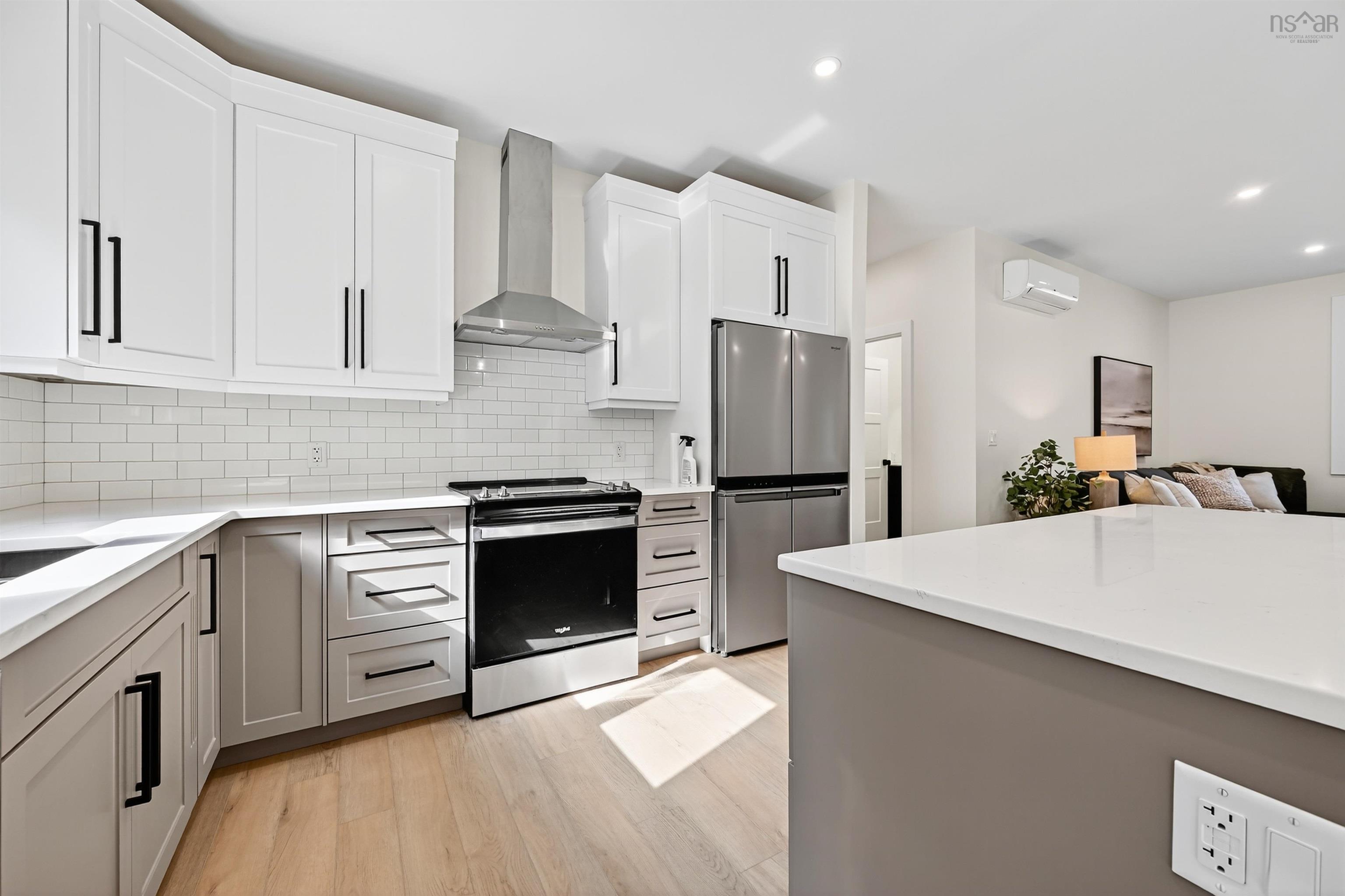 $579,900.00: 14 Emerson Drive, Howie Centre