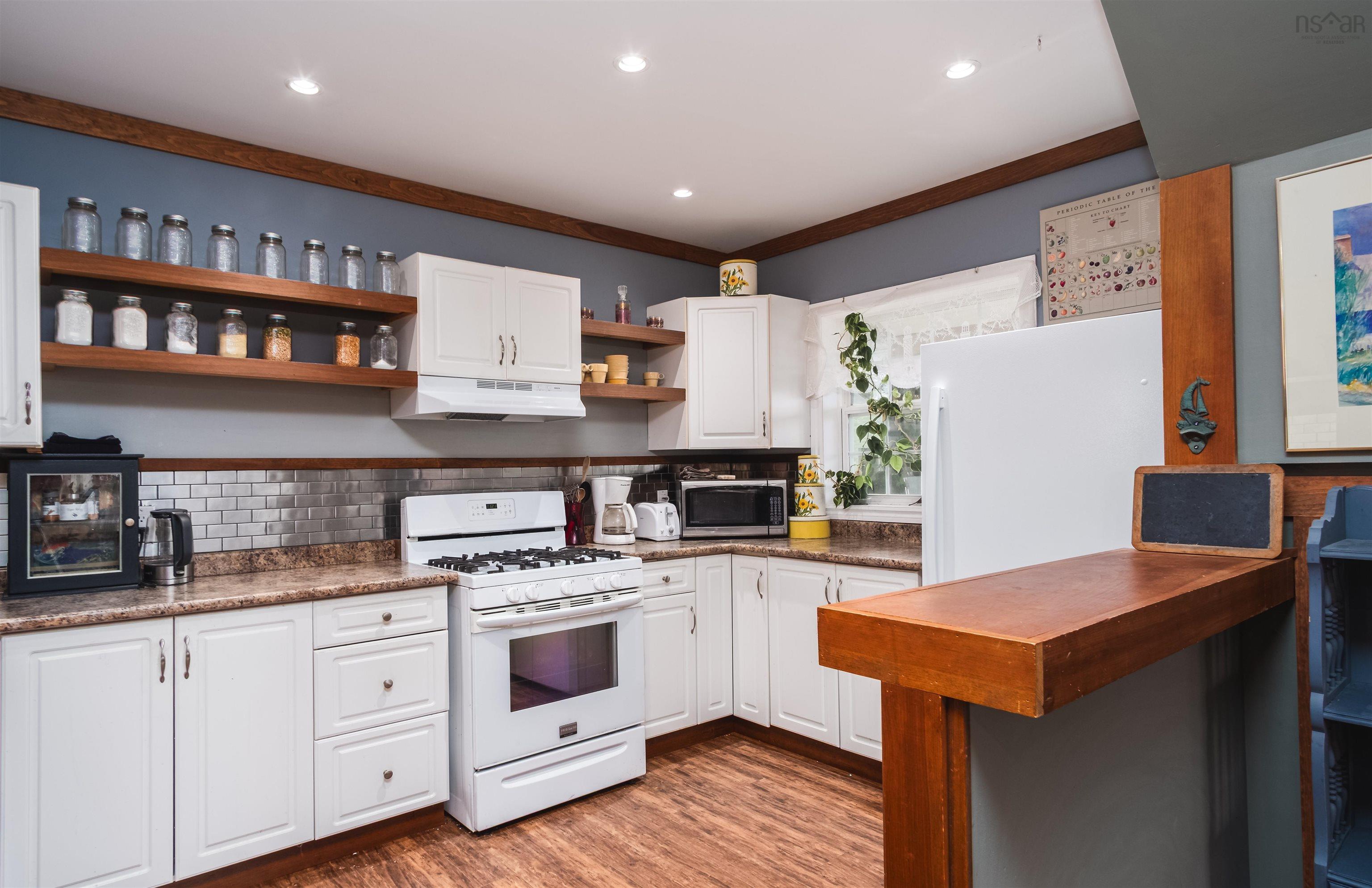 $330,000.00: 10198 Grenville Street, St. Peter