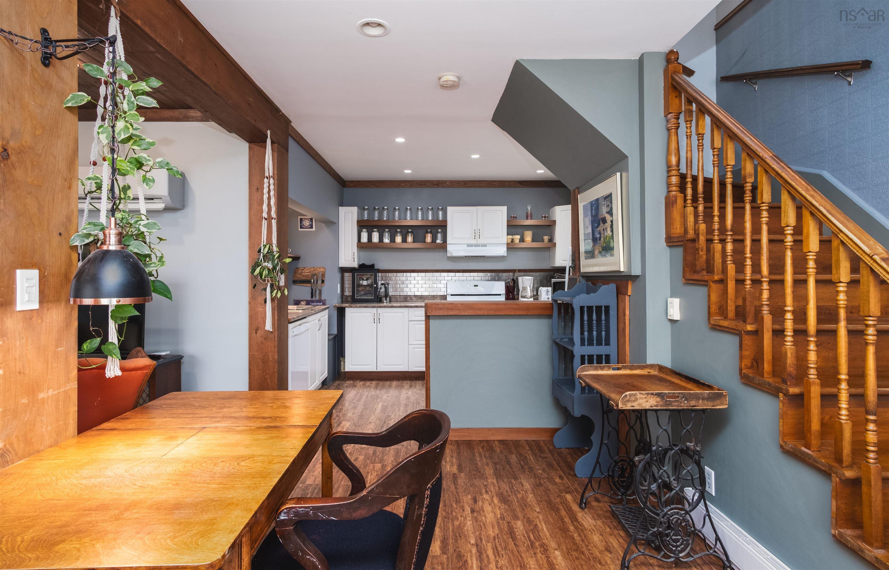 $330,000.00: 10198 Grenville Street, St. Peter