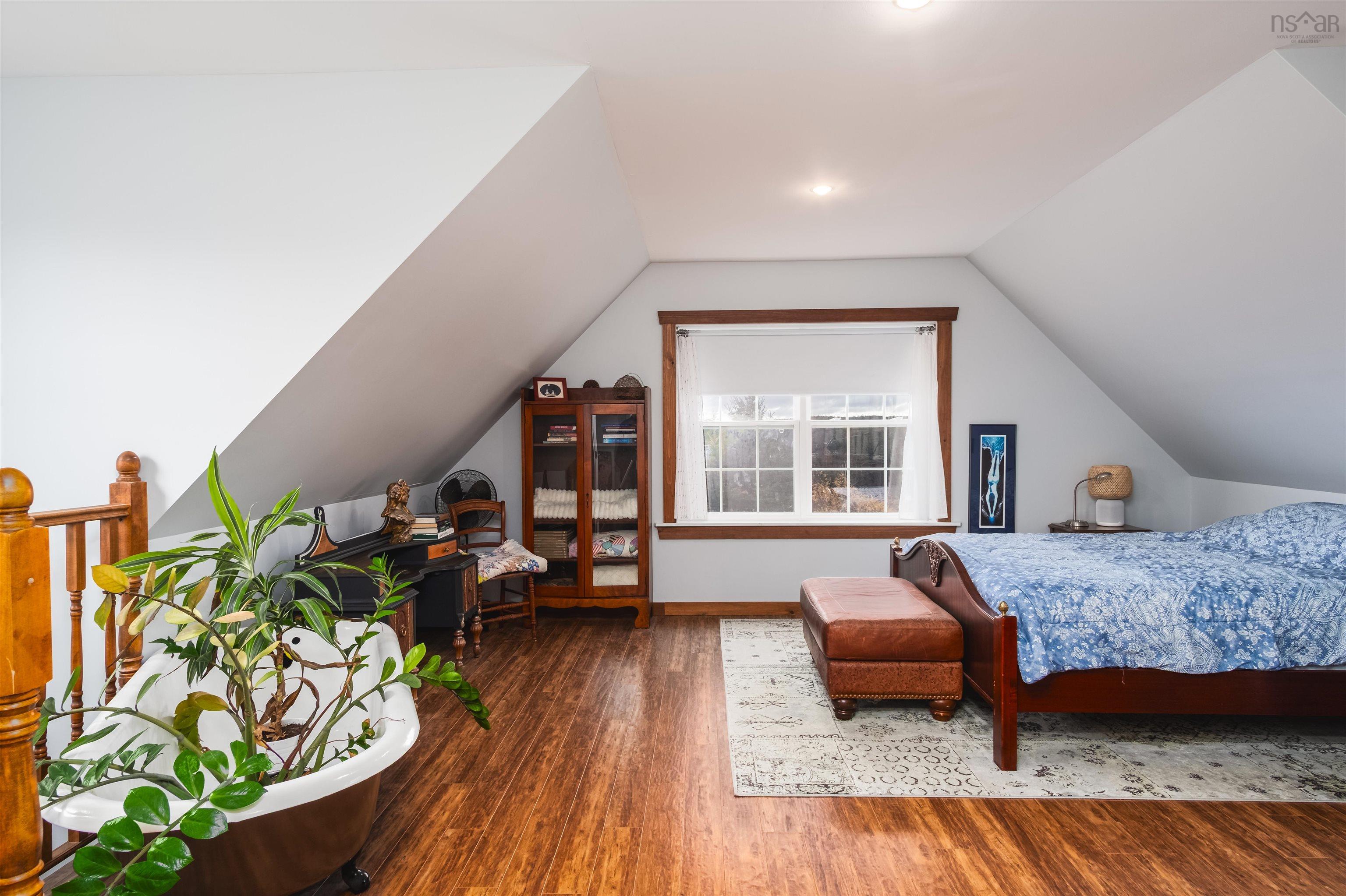 $330,000.00: 10198 Grenville Street, St. Peter