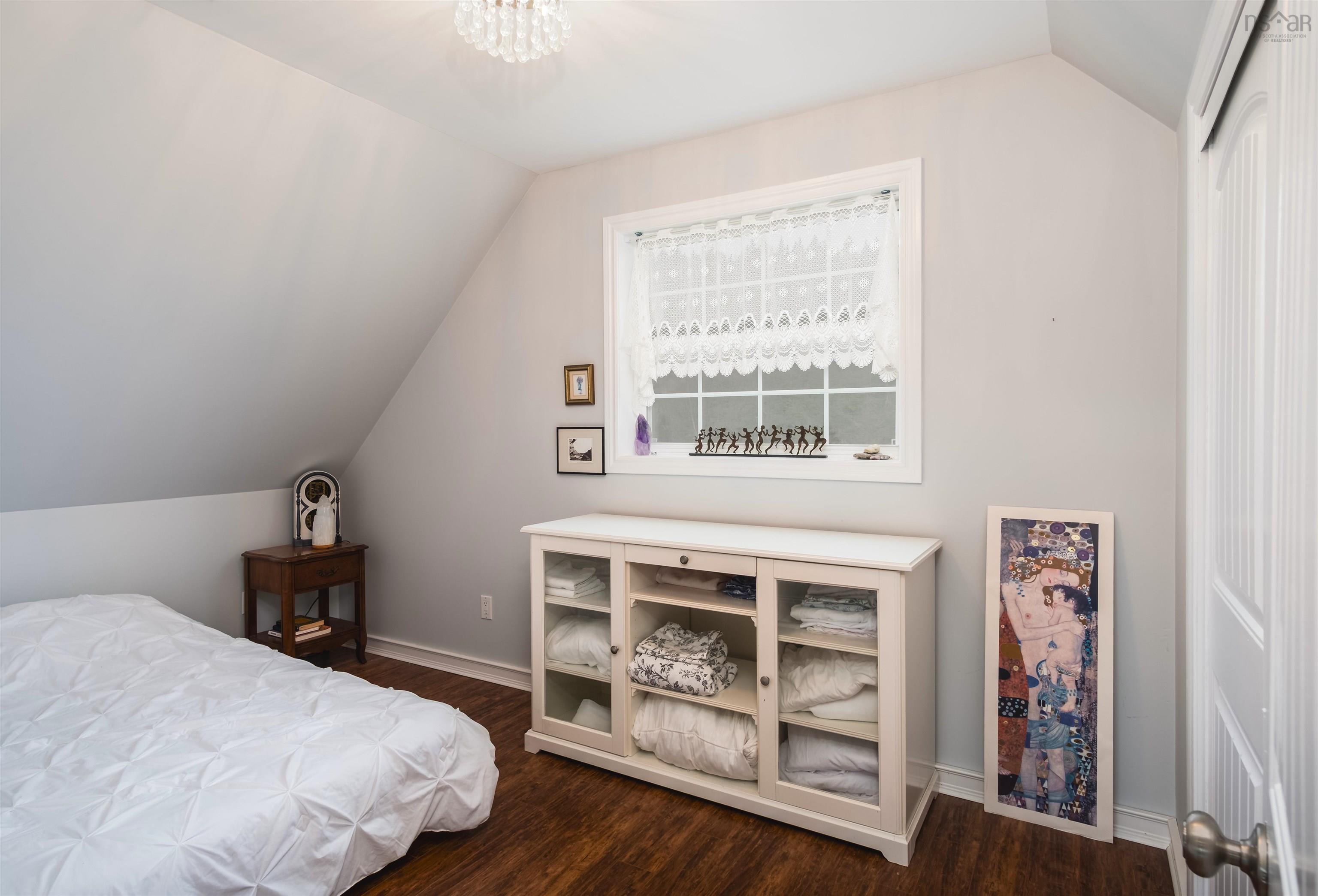 $330,000.00: 10198 Grenville Street, St. Peter