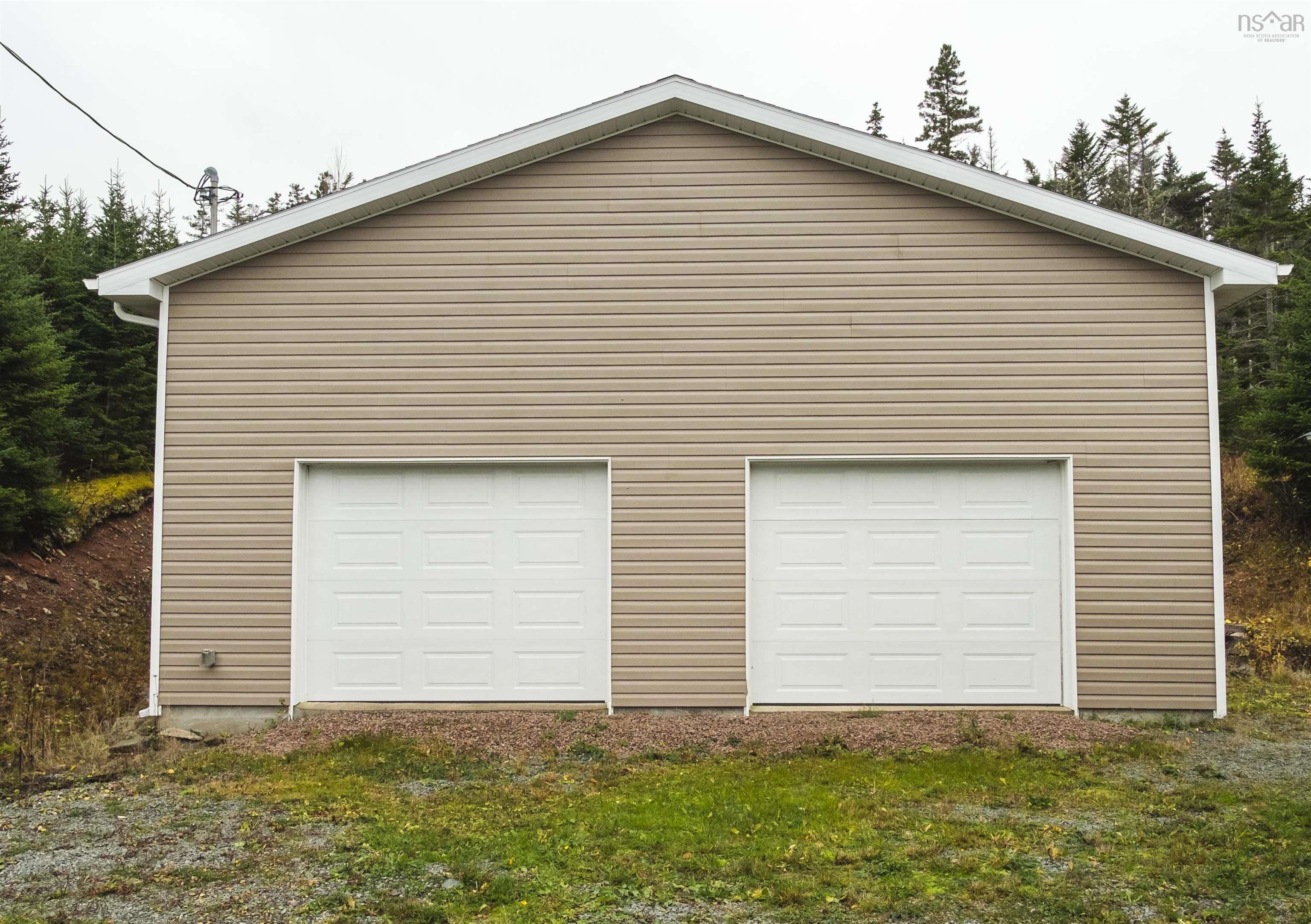 $330,000.00: 10198 Grenville Street, St. Peter