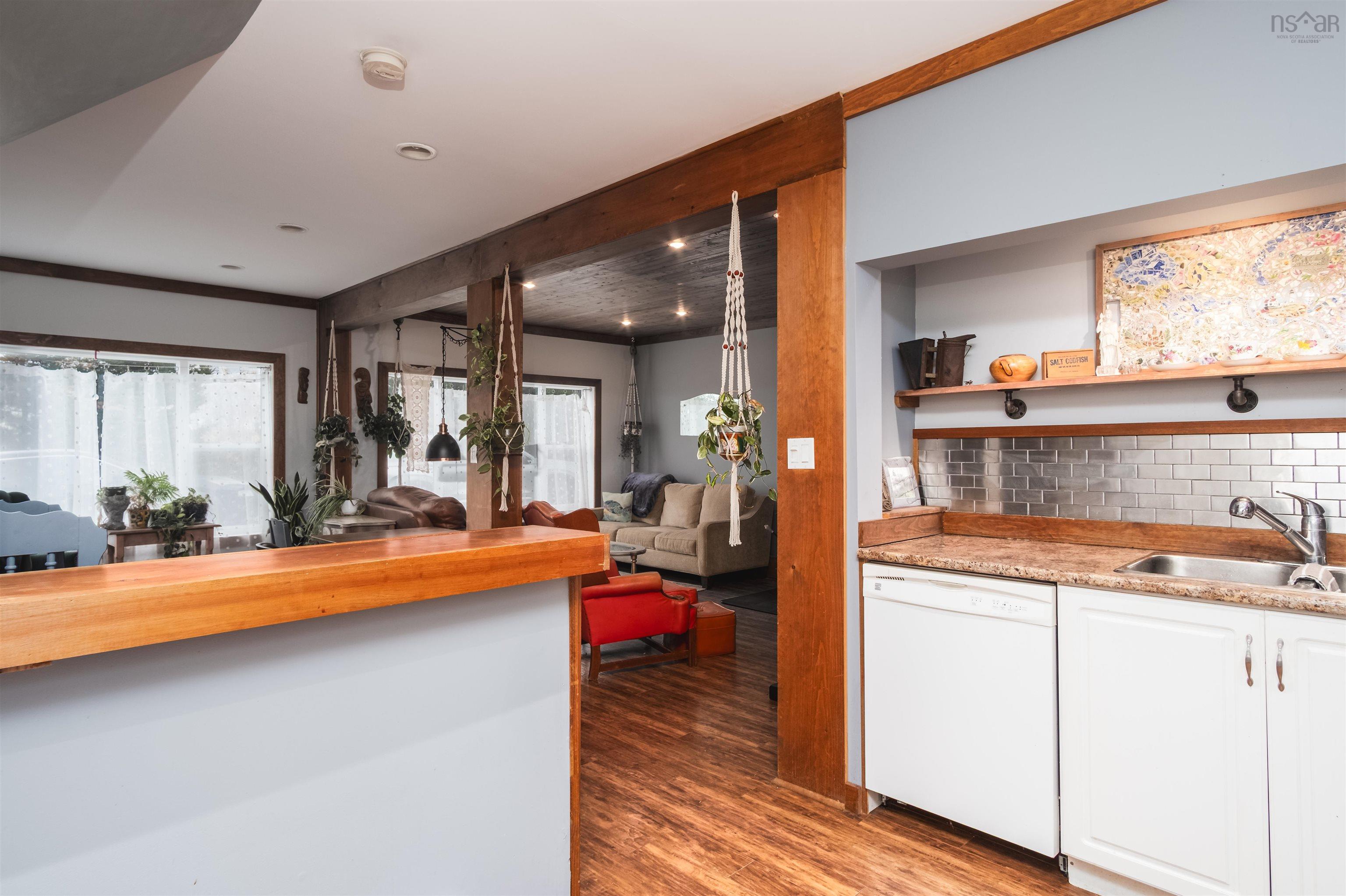 $330,000.00: 10198 Grenville Street, St. Peter