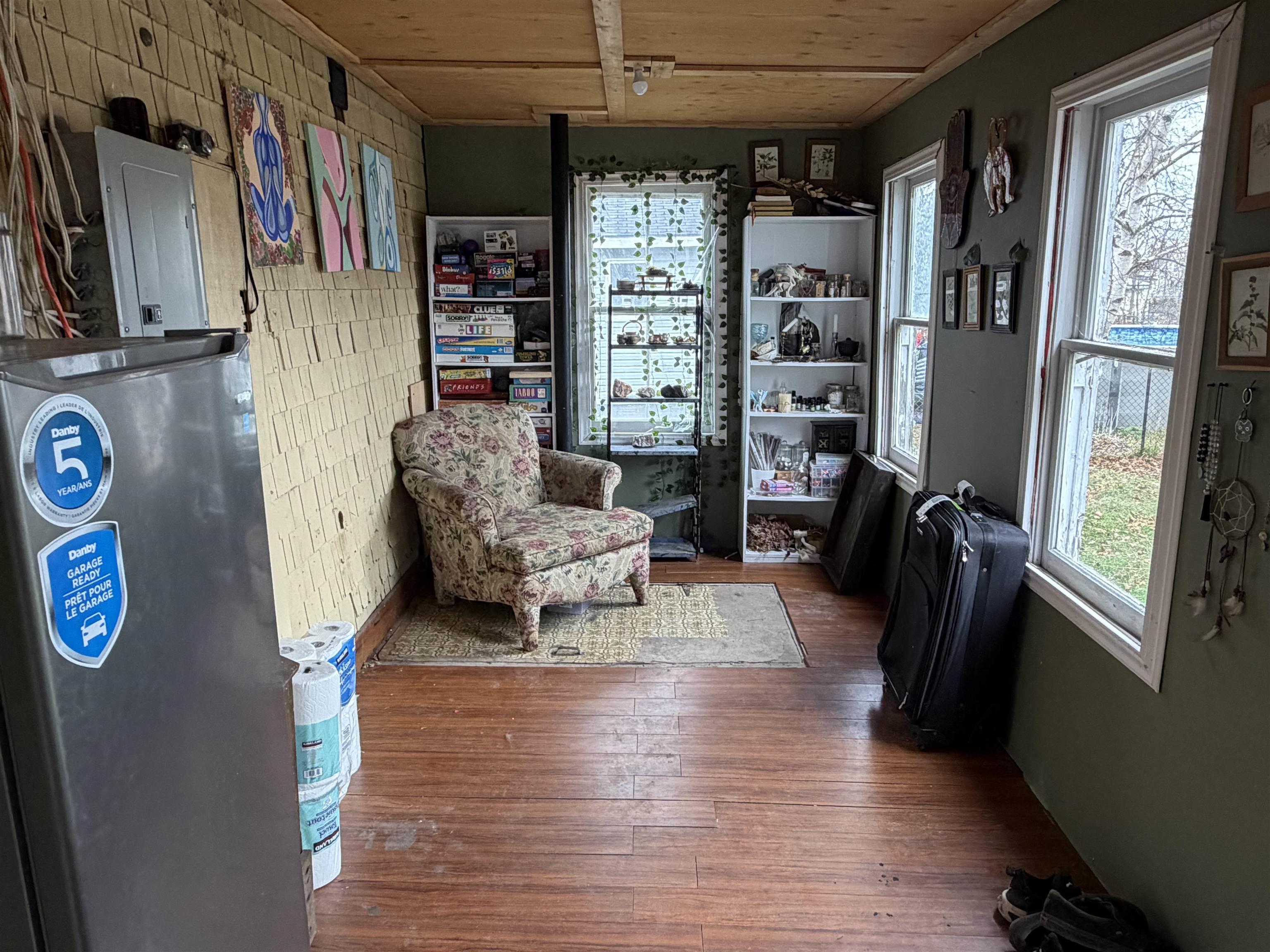 $189,900.00: 2149 Cowan Street, Westville