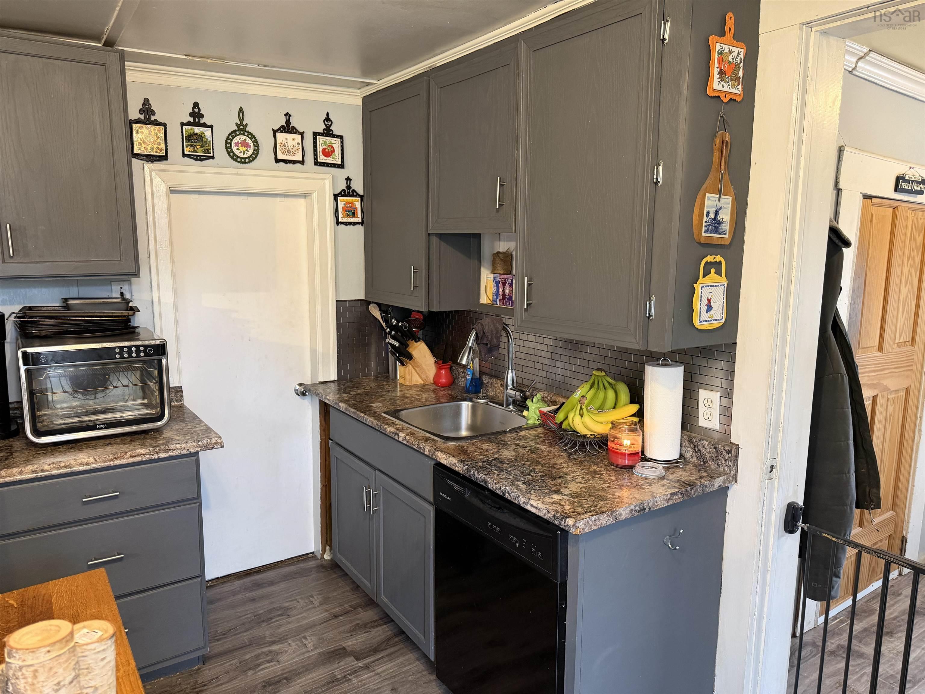 $189,900.00: 2149 Cowan Street, Westville