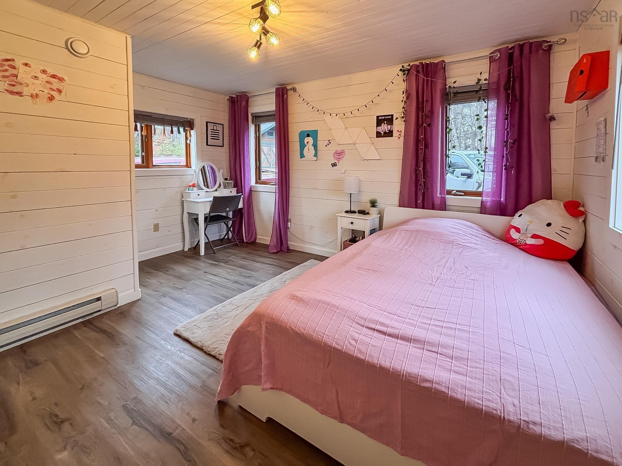 $599,000.00: 25 Oakridge Lane, East Clifford