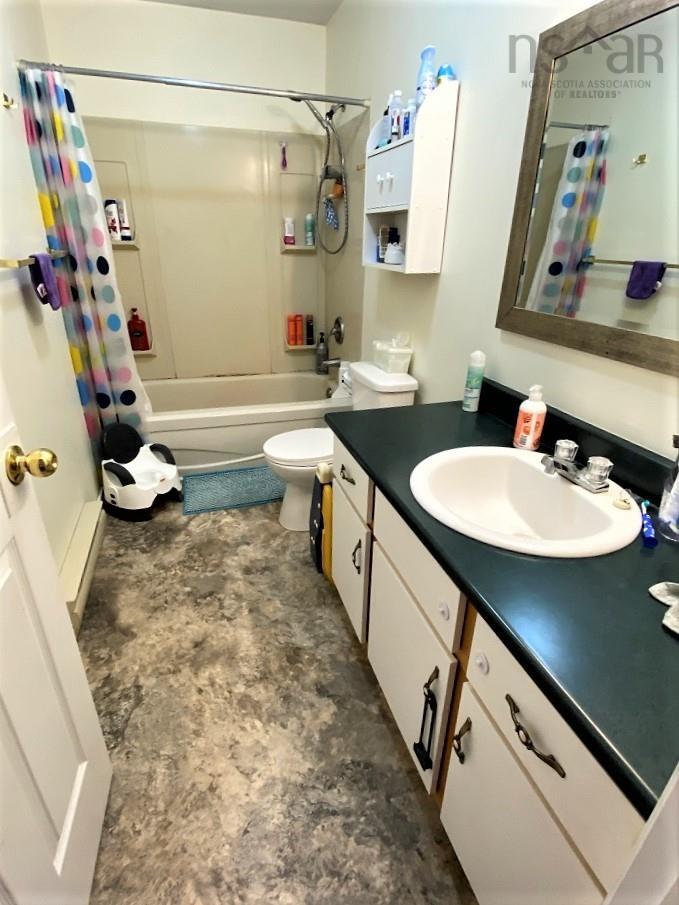 $275,000.00: 69 Old Post Road, Barrington