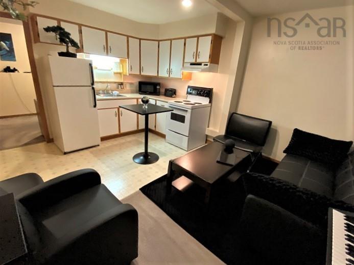 $275,000.00: 69 Old Post Road, Barrington