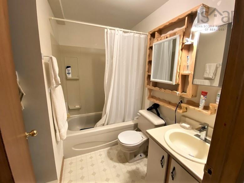 $275,000.00: 69 Old Post Road, Barrington