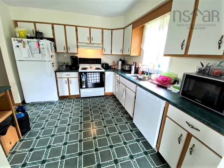 $275,000.00: 69 Old Post Road, Barrington