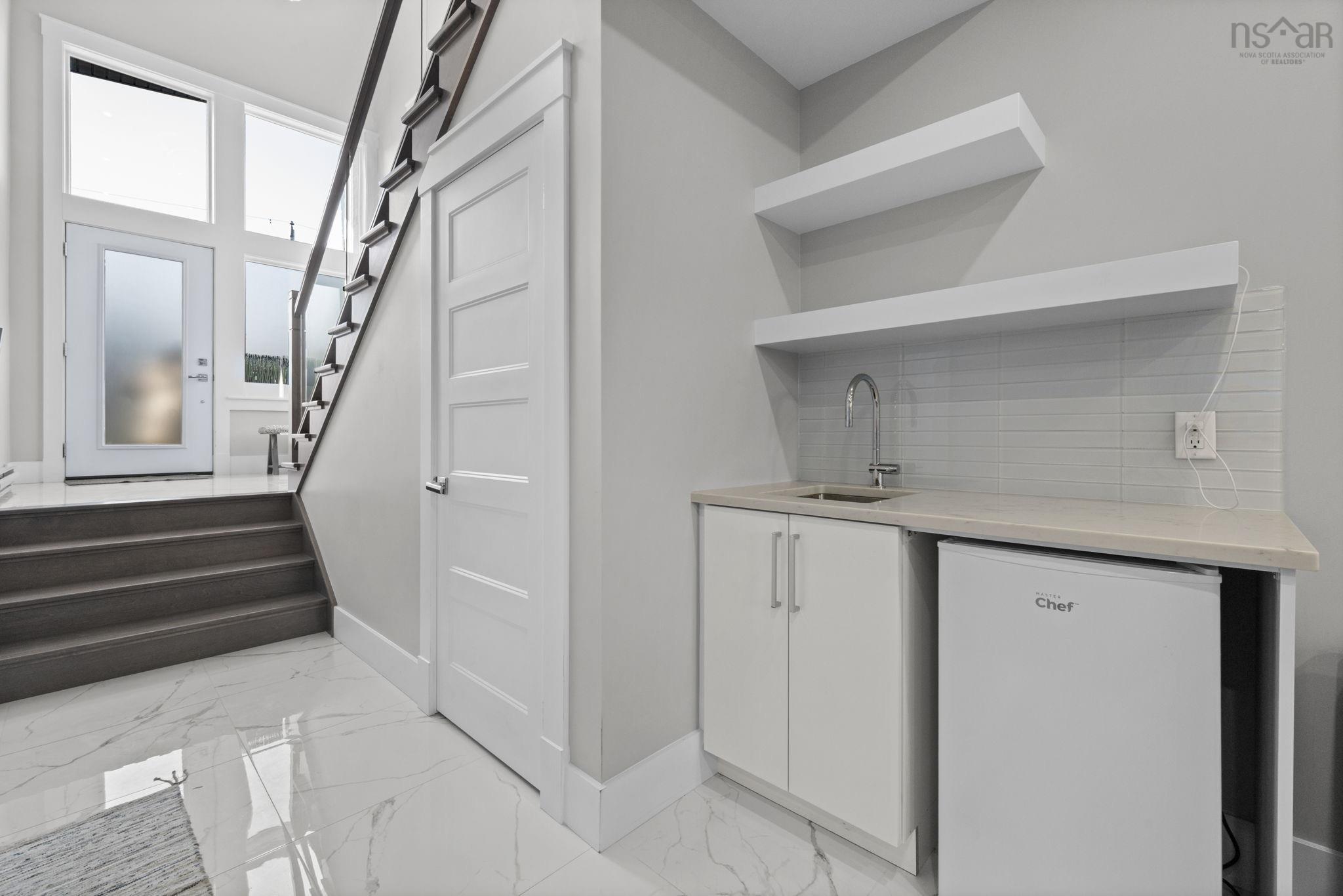 15 Theresa Mcneil Grove, Halifax, NS (MLS 202528607)