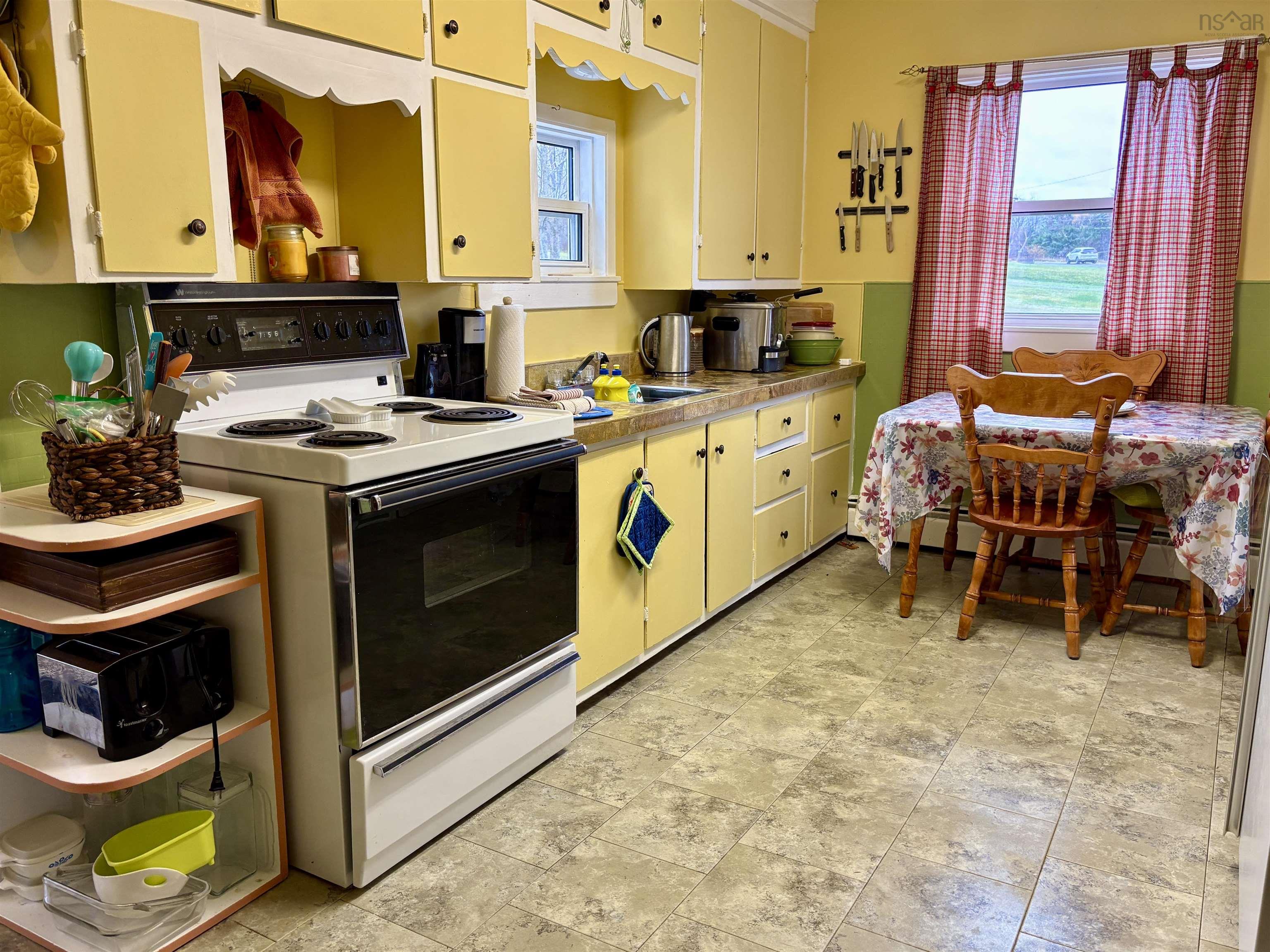 $225,000.00: 1266 Back Road, Chéticamp