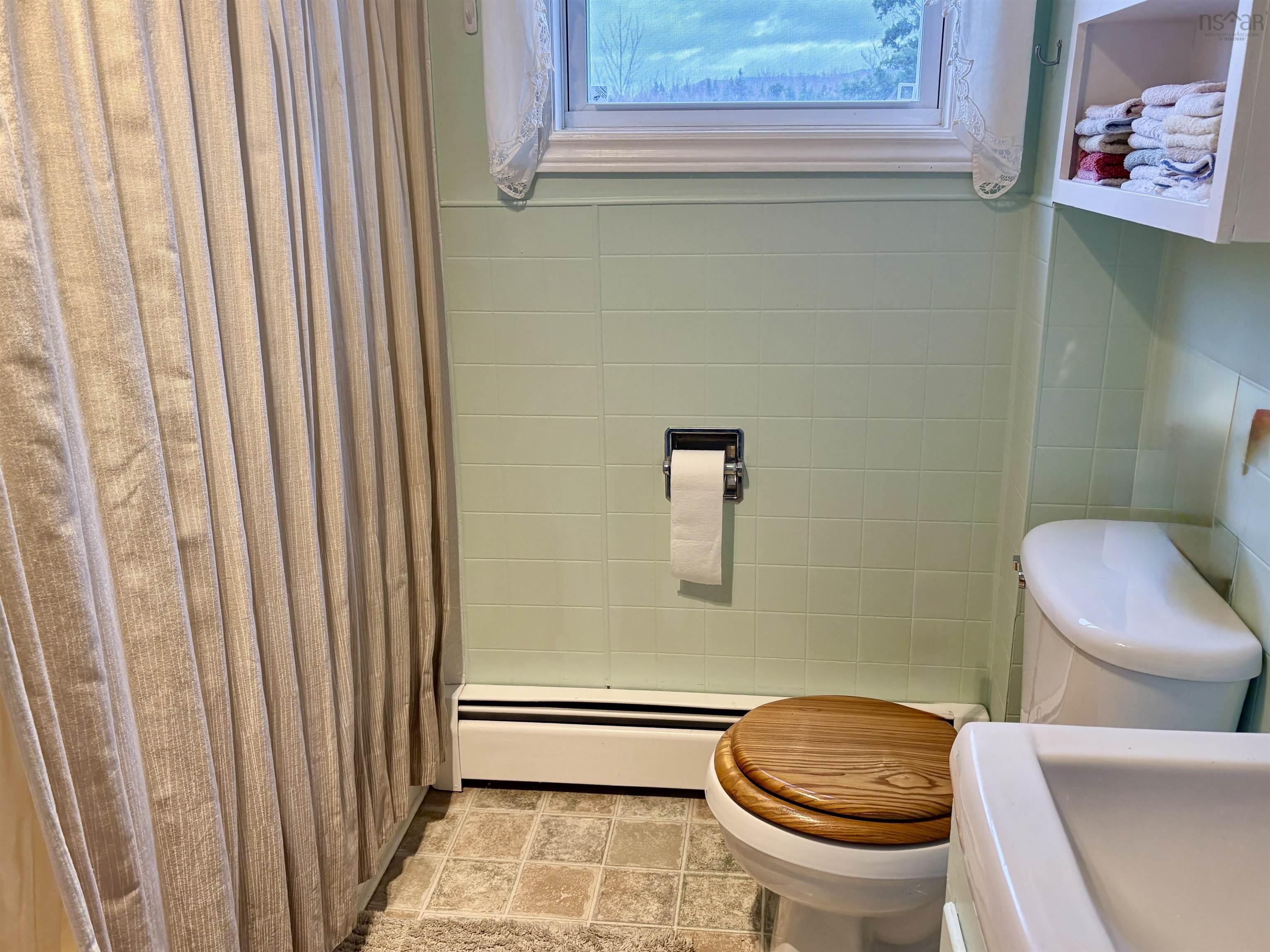 $225,000.00: 1266 Back Road, Chéticamp