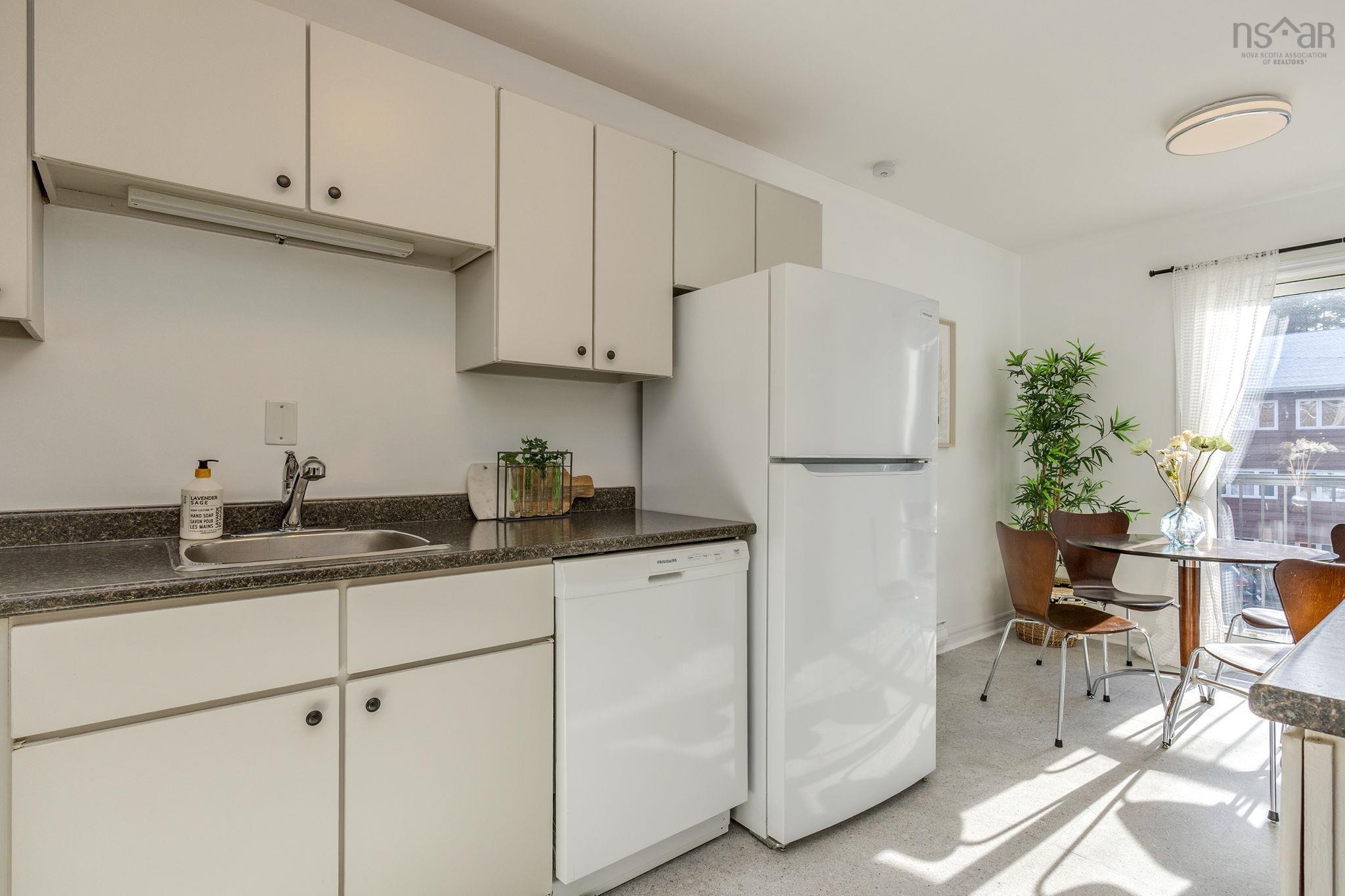 $399,000.00: 7 Braeside Lane, Clayton Park