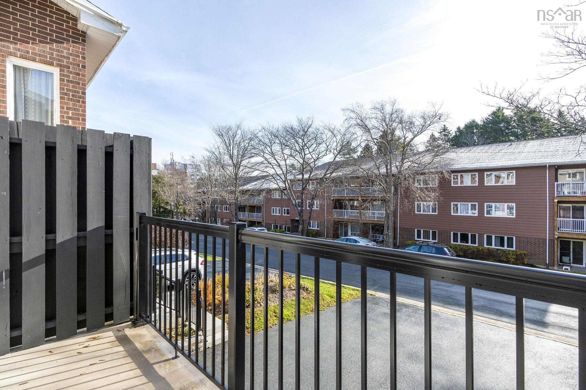 $399,000.00: 7 Braeside Lane, Clayton Park