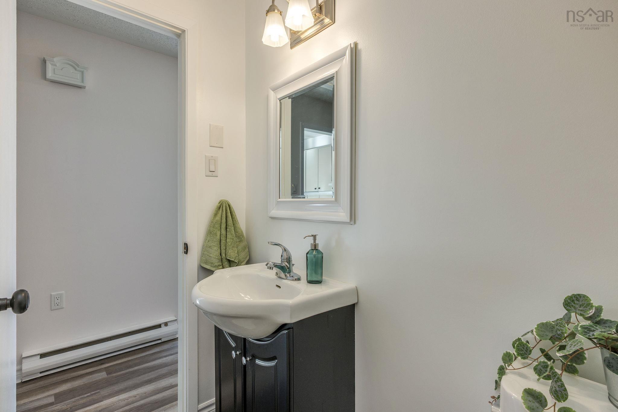 $399,000.00: 7 Braeside Lane, Clayton Park