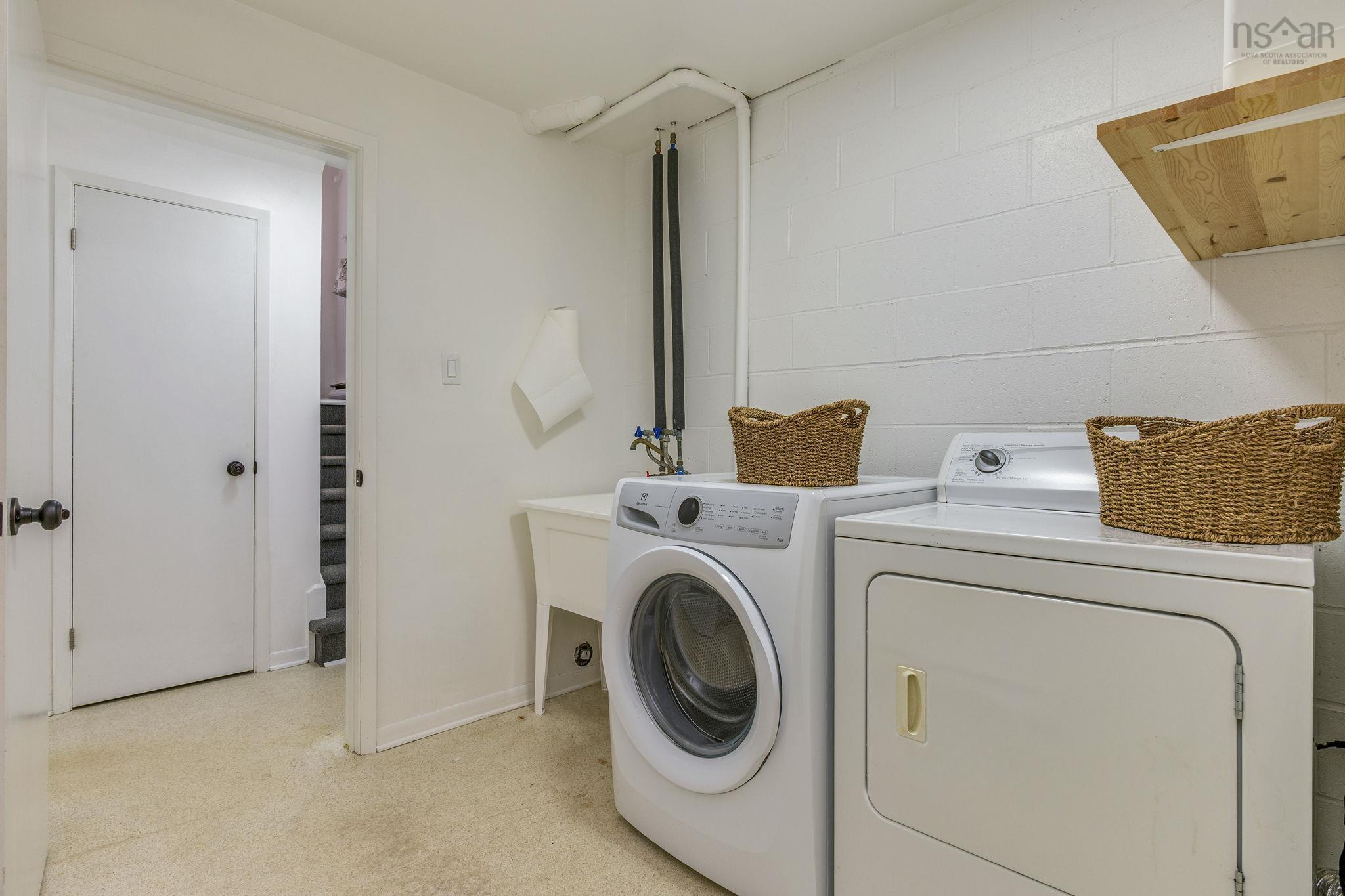 $399,000.00: 7 Braeside Lane, Clayton Park