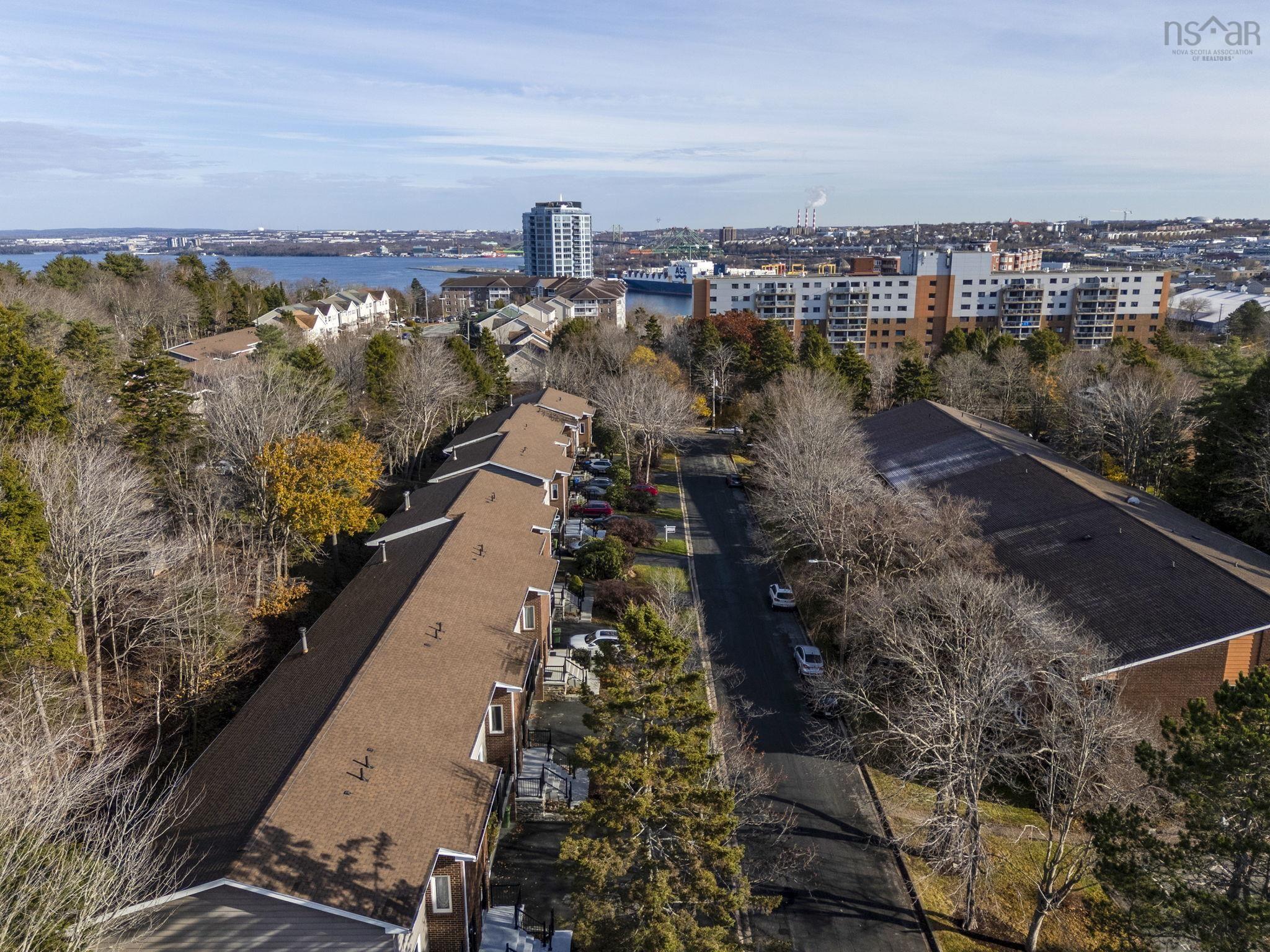 $399,000.00: 7 Braeside Lane, Clayton Park