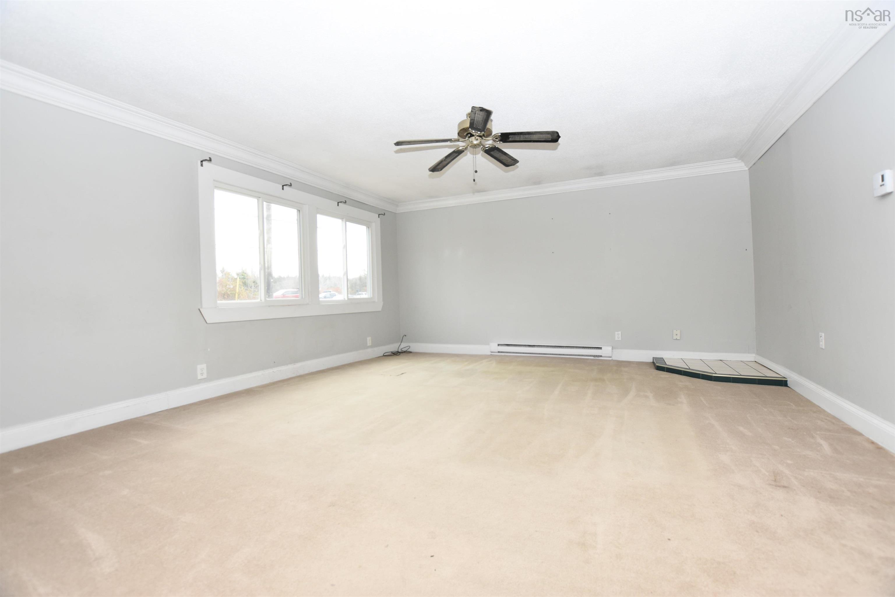 $339,900.00: 1517 St.Margarets Bay Road, Lakeside