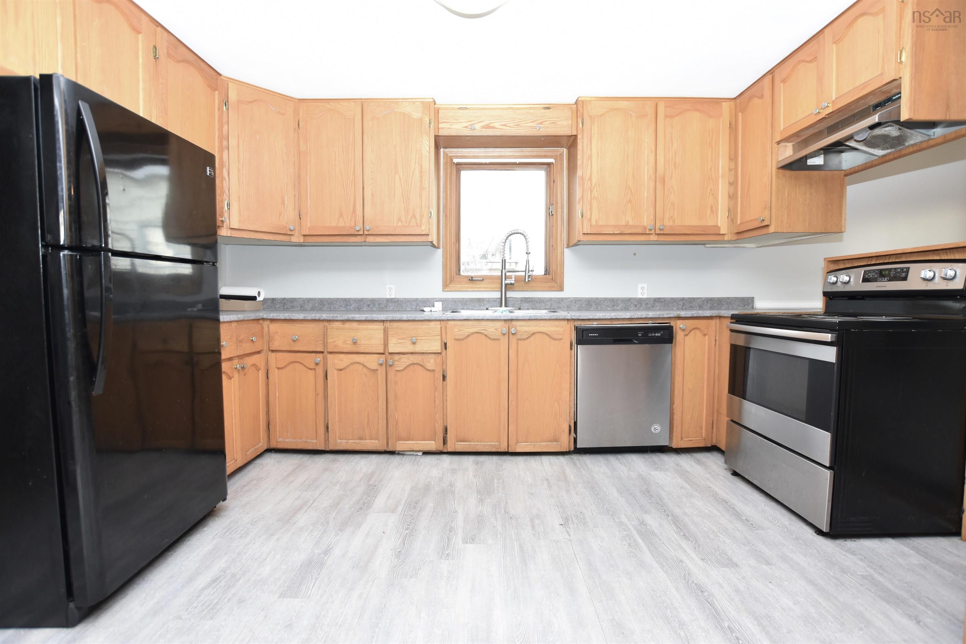 $339,900.00: 1517 St.Margarets Bay Road, Lakeside