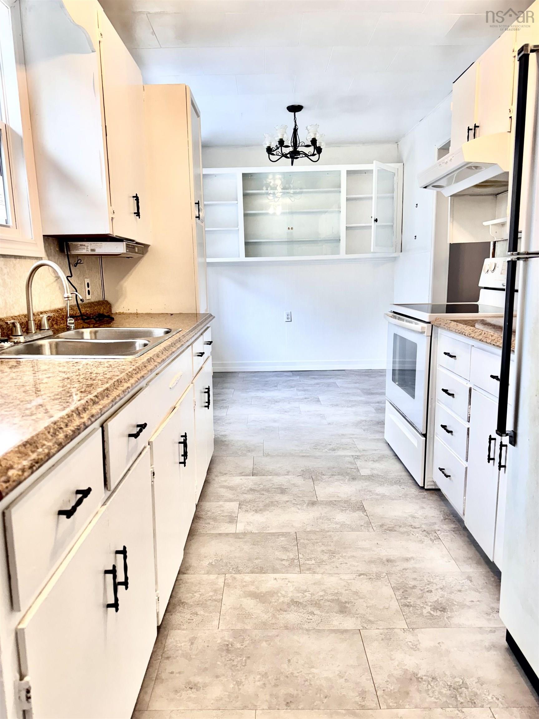 $179,500.00: 18 Avalon Crescent, Glace Bay