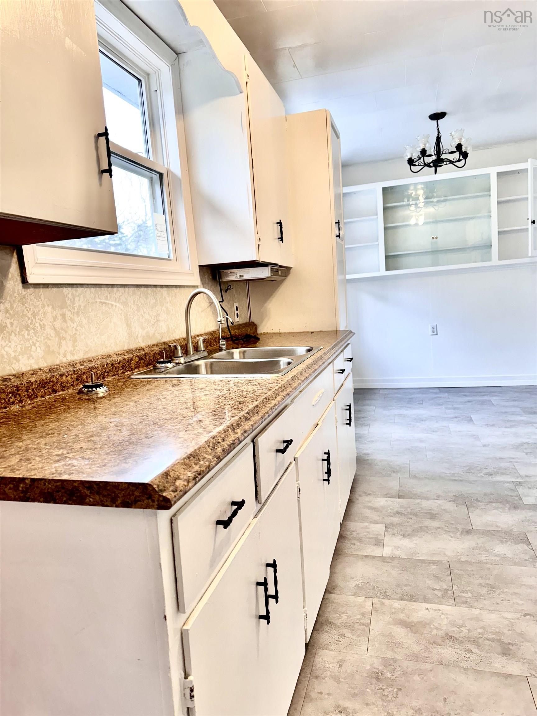 $179,500.00: 18 Avalon Crescent, Glace Bay