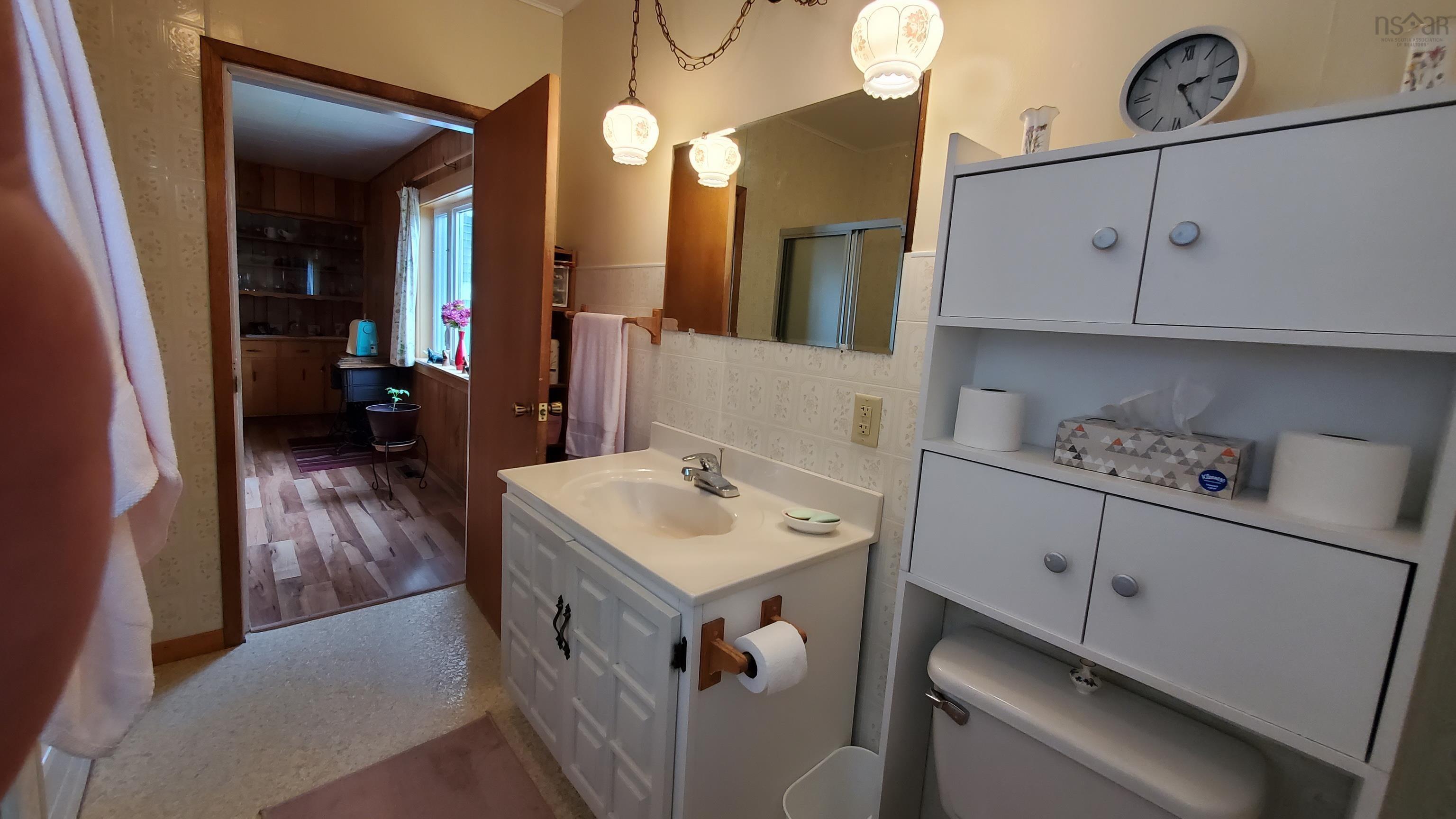 $234,900.00: 3498 209 Highway, Advocate Harbour