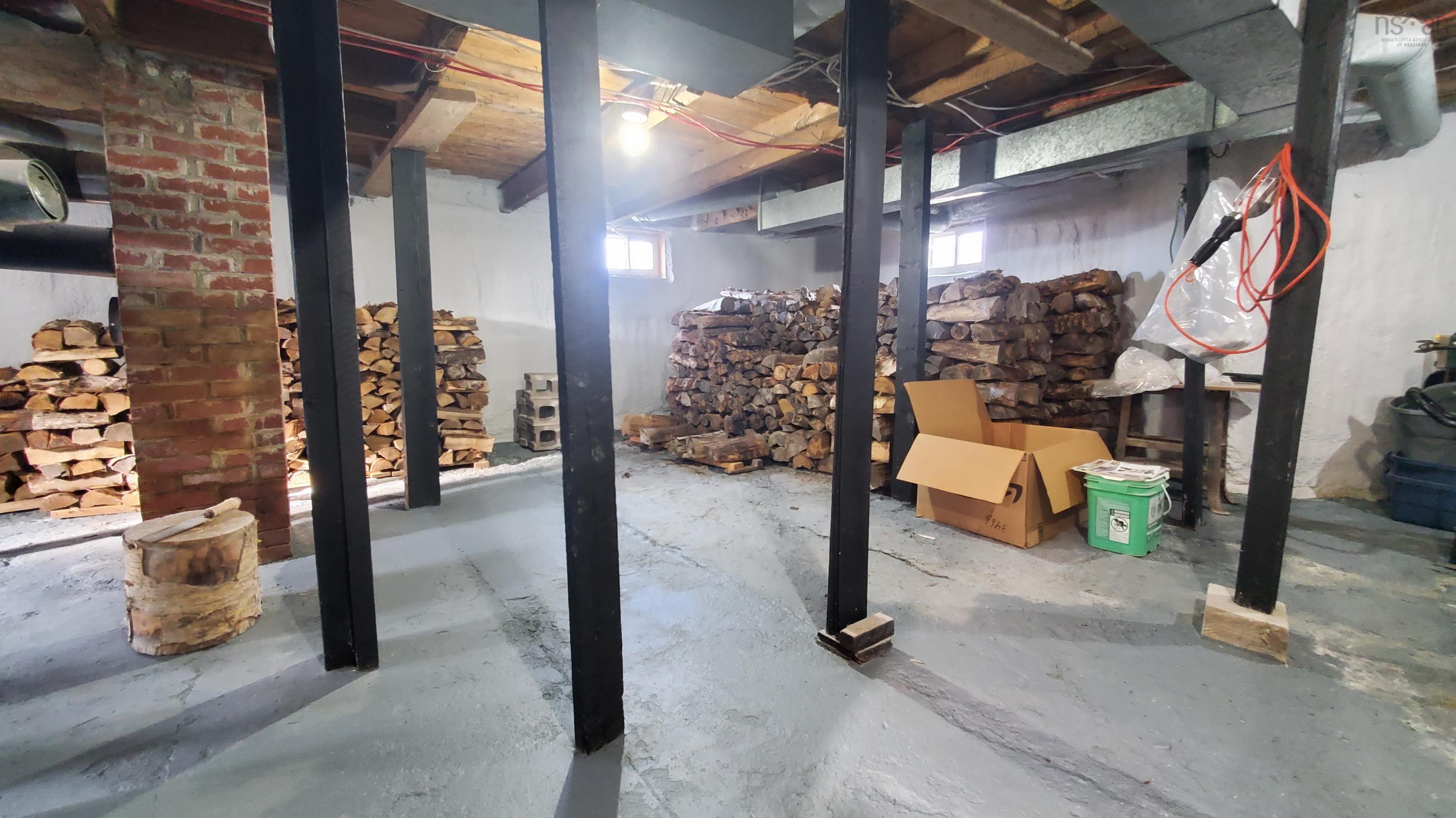 $234,900.00: 3498 209 Highway, Advocate Harbour