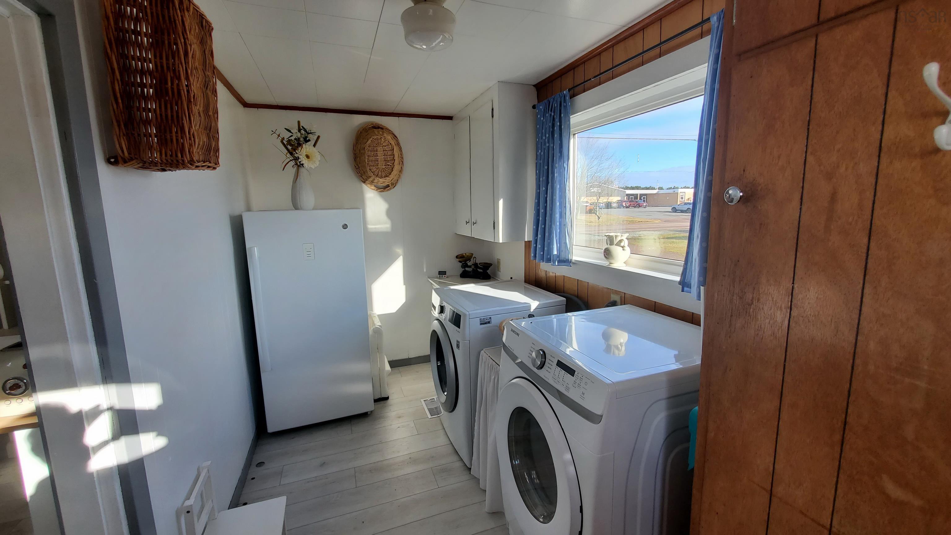 $234,900.00: 3498 209 Highway, Advocate Harbour