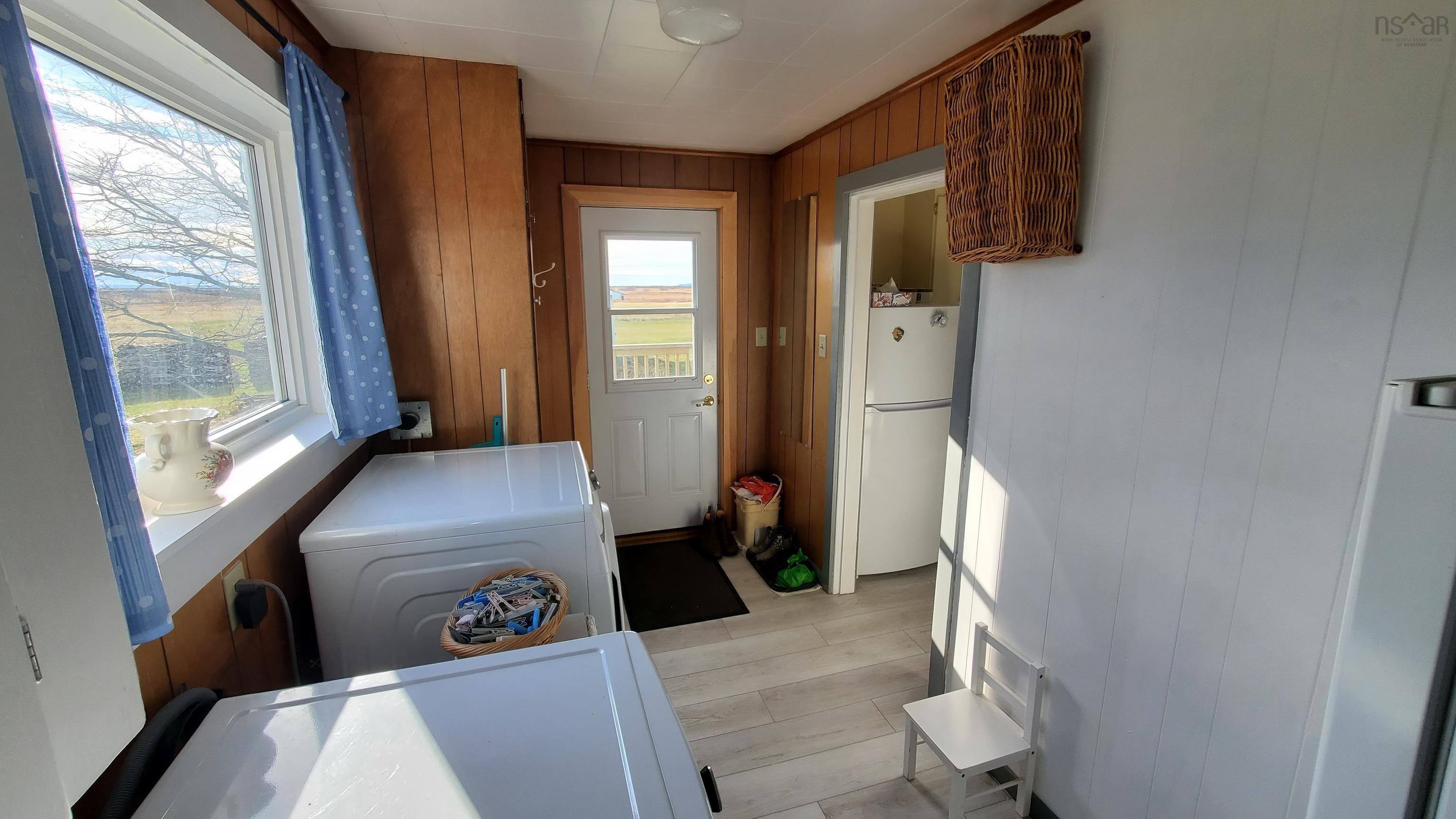 $234,900.00: 3498 209 Highway, Advocate Harbour