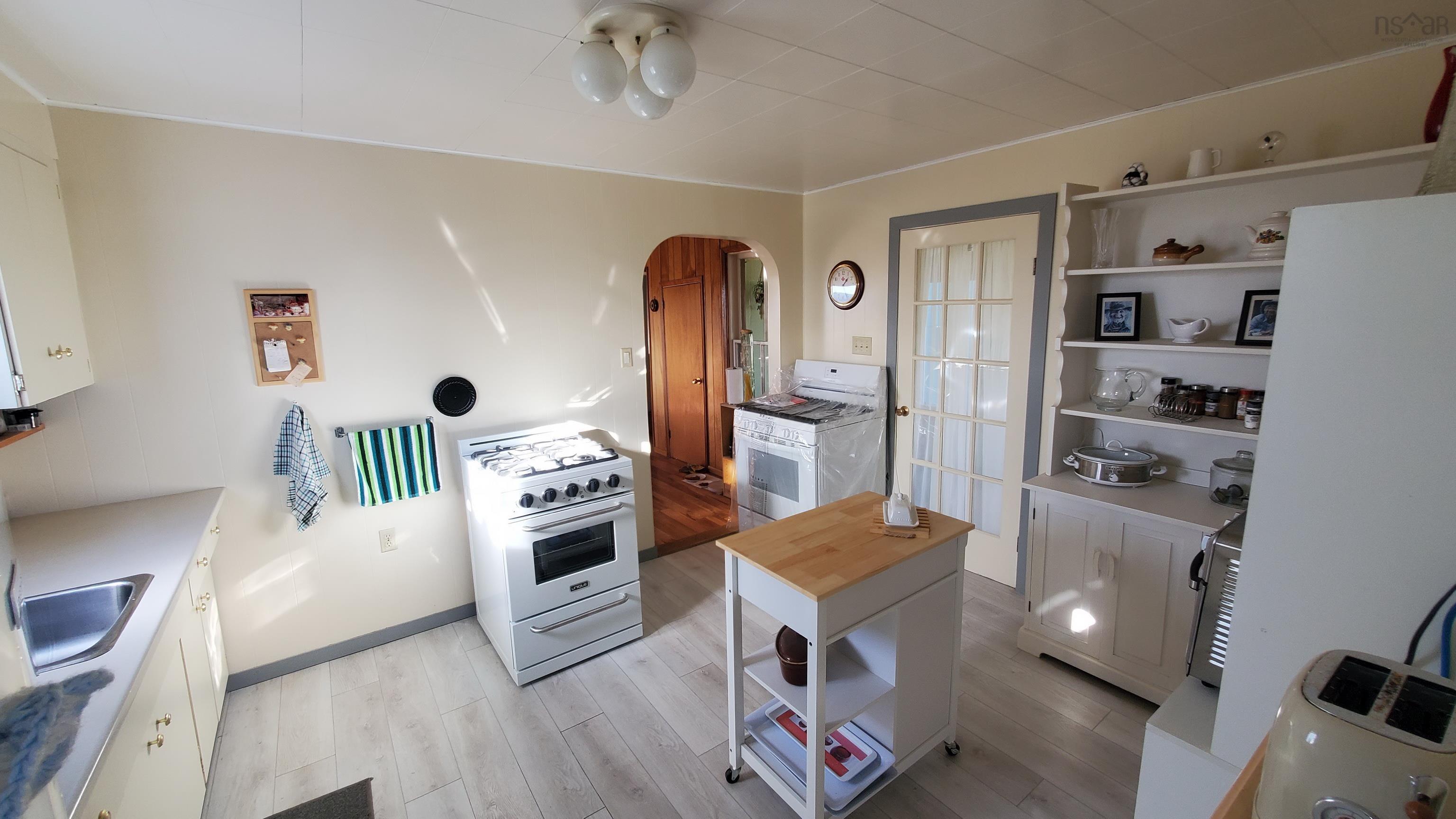 $234,900.00: 3498 209 Highway, Advocate Harbour