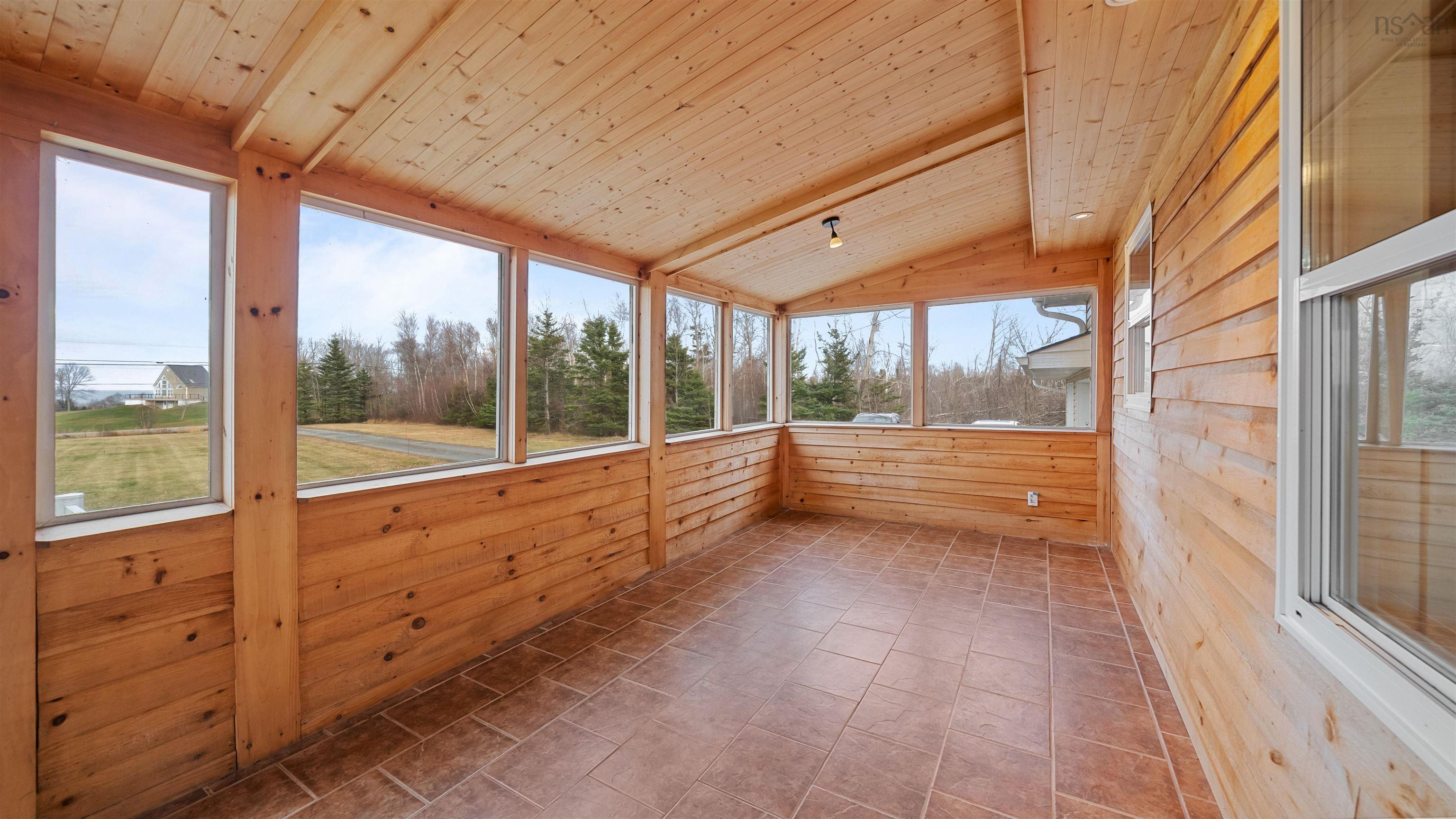 $399,900.00: 5918 Little Harbour Road, Kings Head