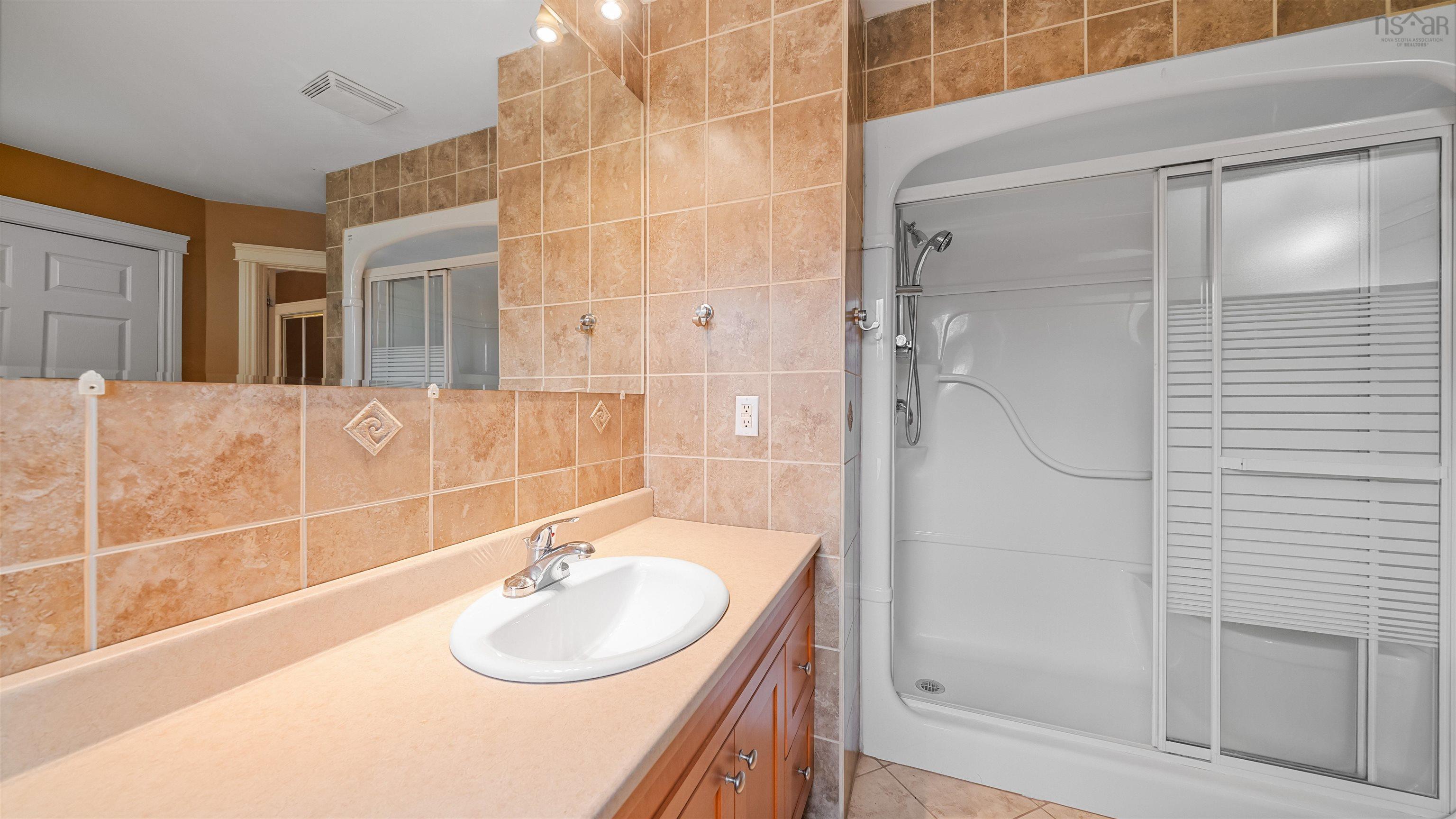 $399,900.00: 5918 Little Harbour Road, Kings Head