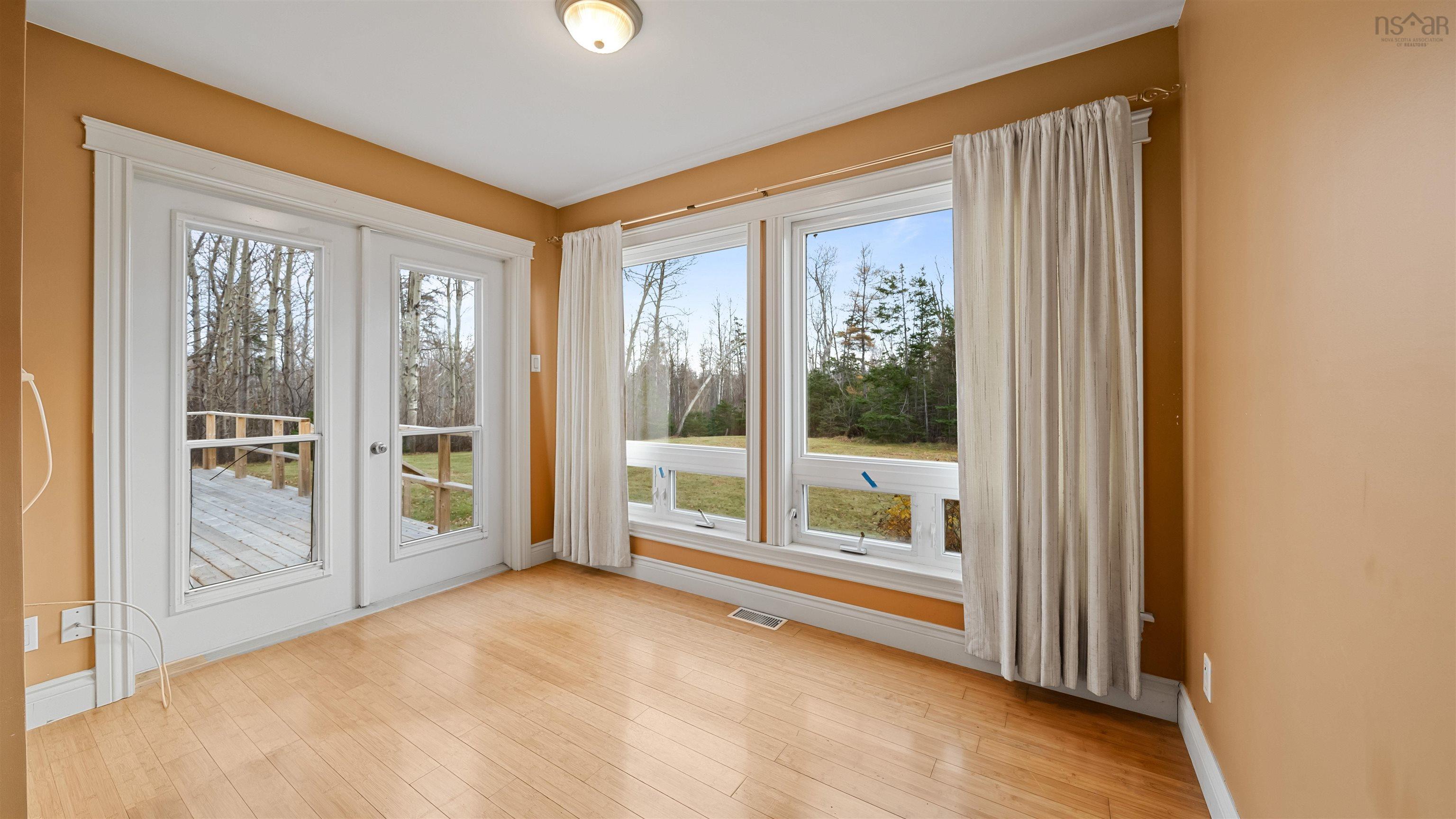 $399,900.00: 5918 Little Harbour Road, Kings Head