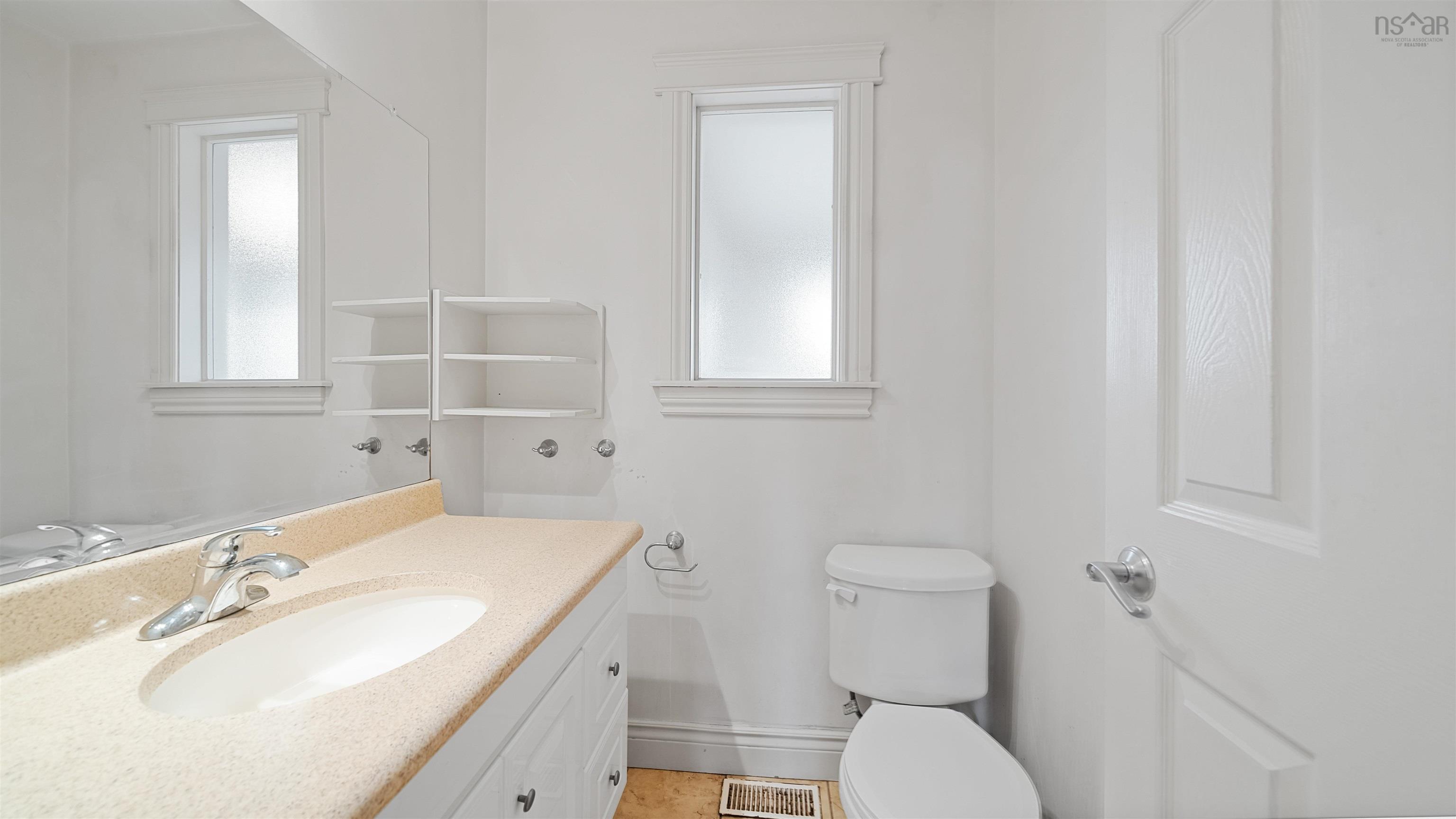 $399,900.00: 5918 Little Harbour Road, Kings Head