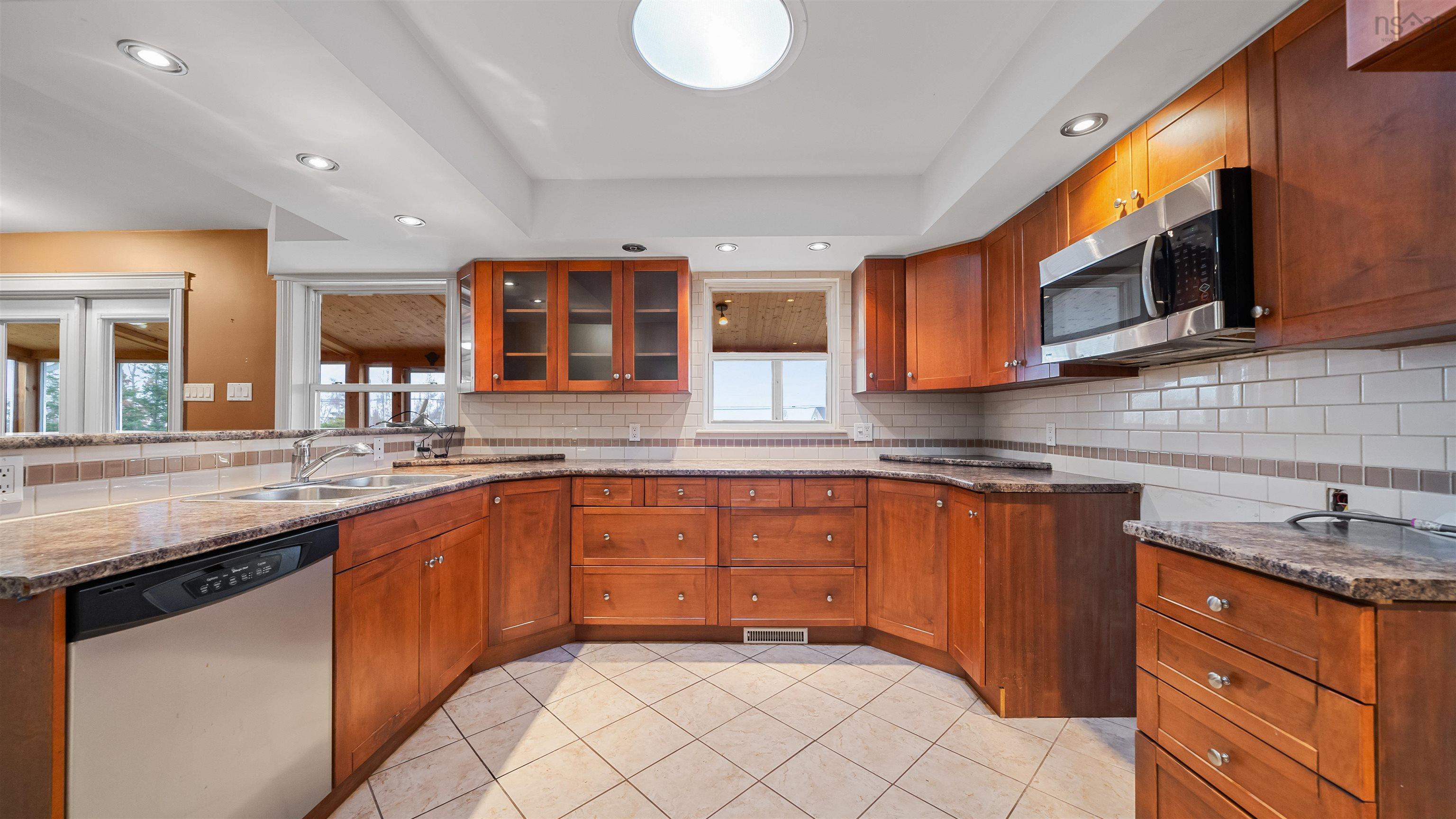 $399,900.00: 5918 Little Harbour Road, Kings Head