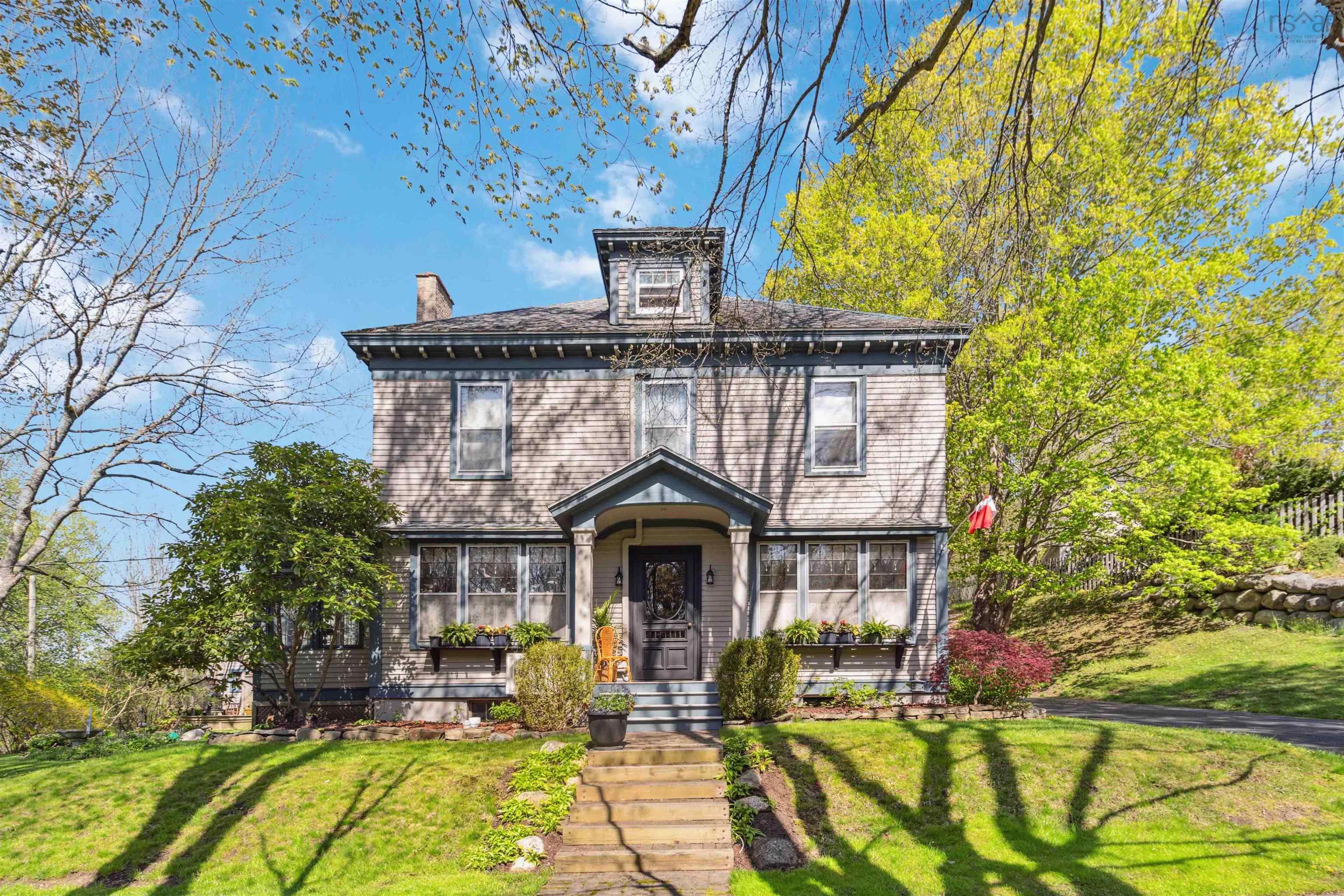 $599,900.00: 811 Lahave Street, Bridgewater