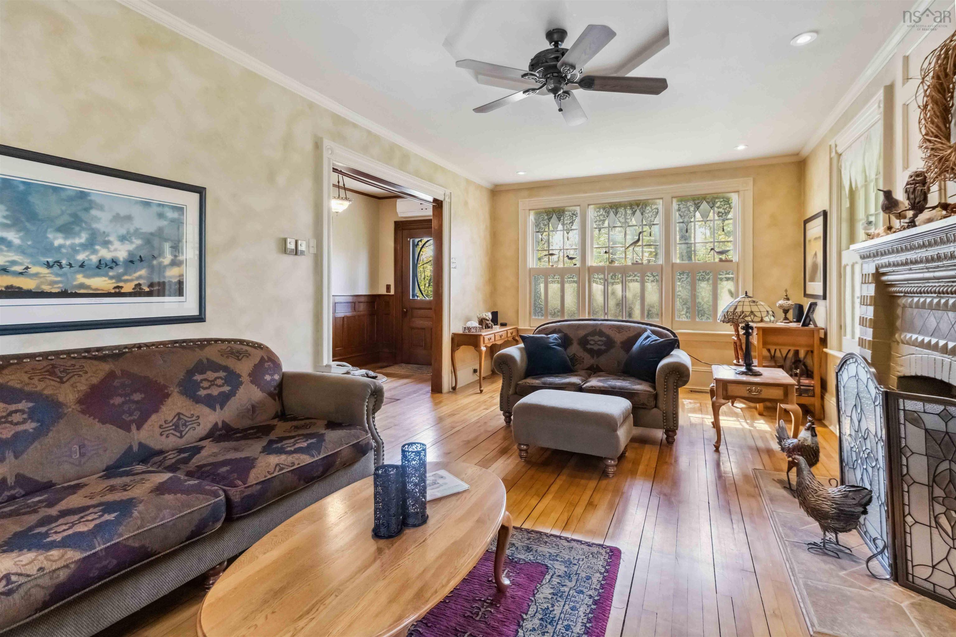 $599,900.00: 811 Lahave Street, Bridgewater