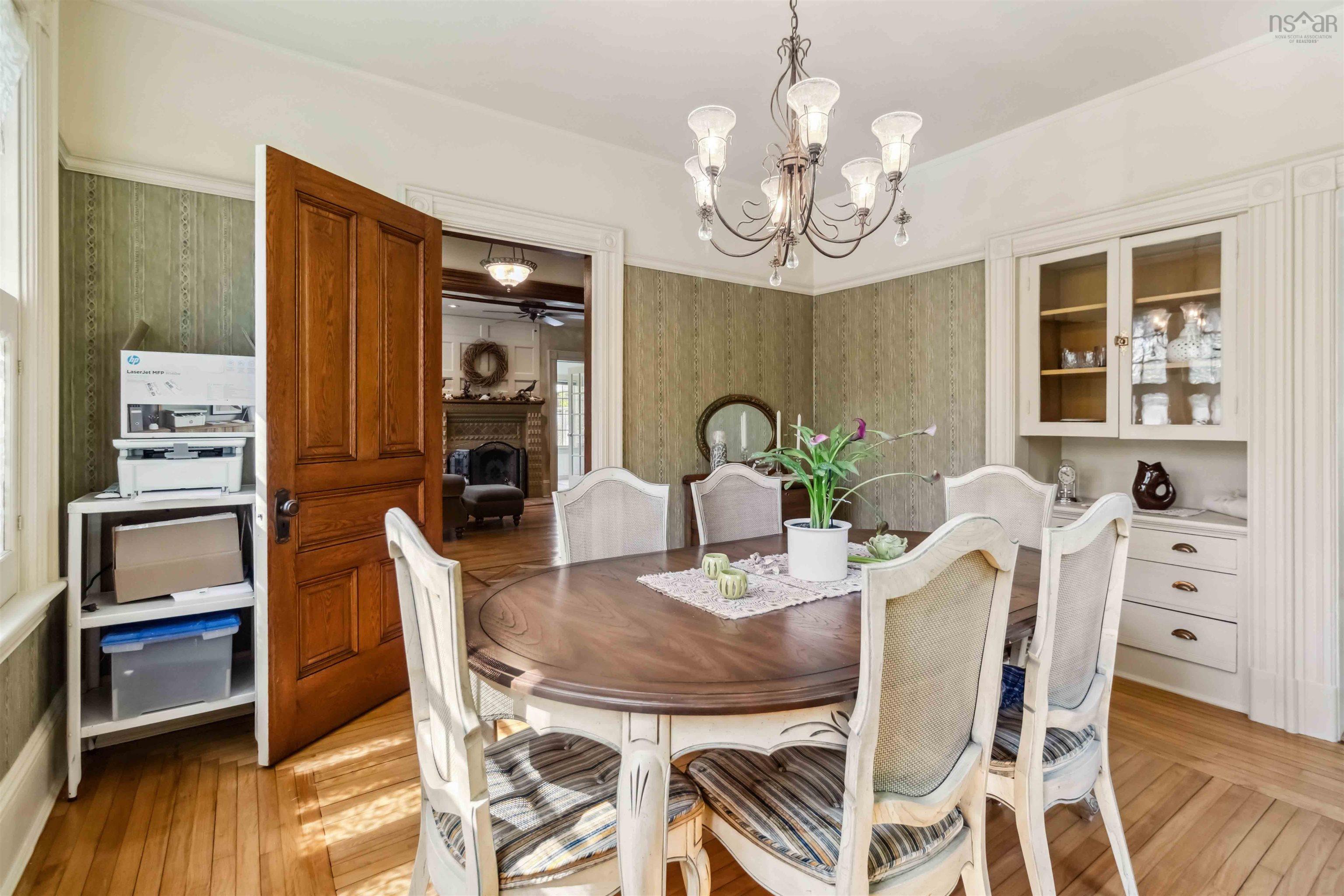 $599,900.00: 811 Lahave Street, Bridgewater