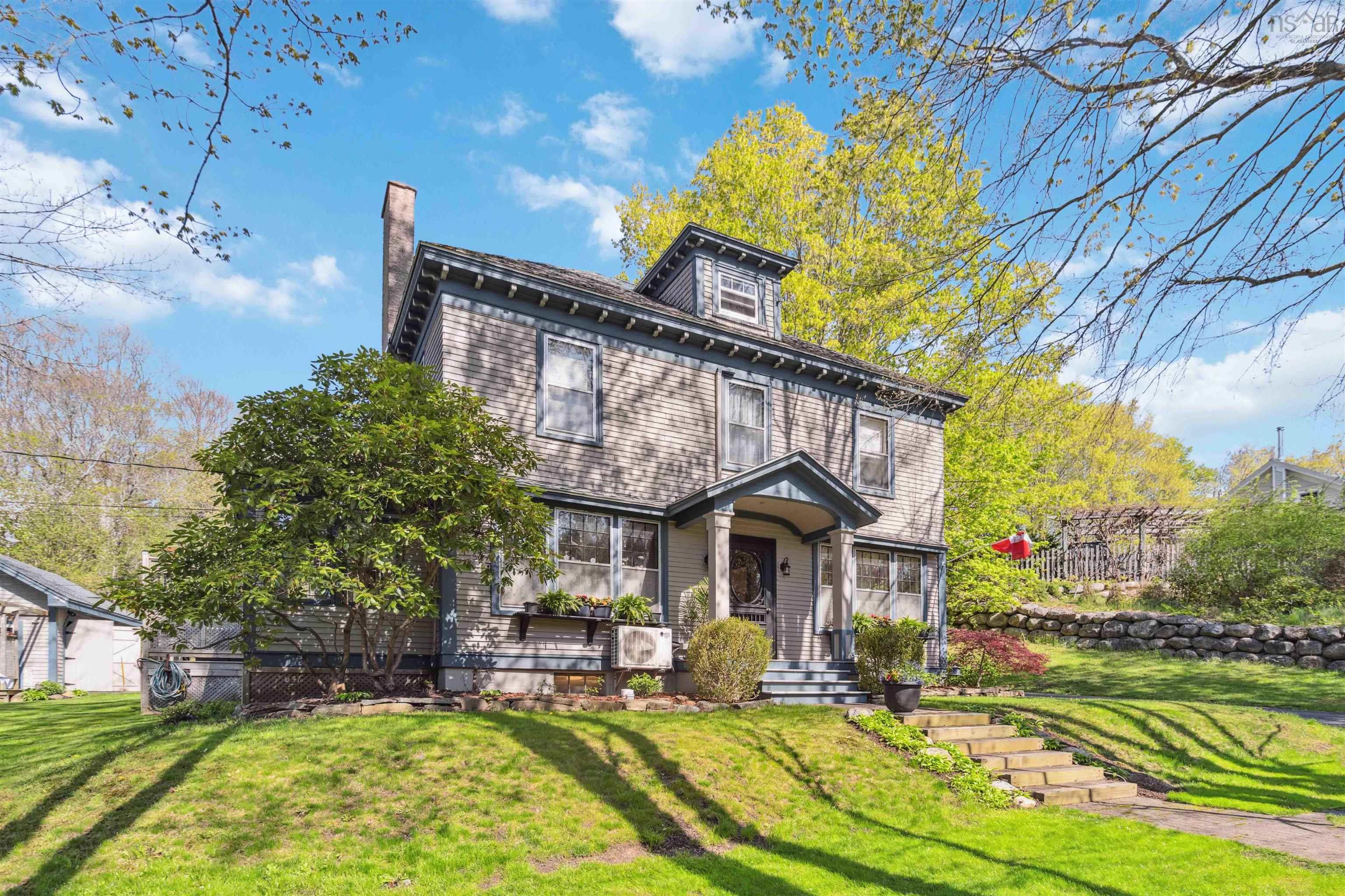 $599,900.00: 811 Lahave Street, Bridgewater