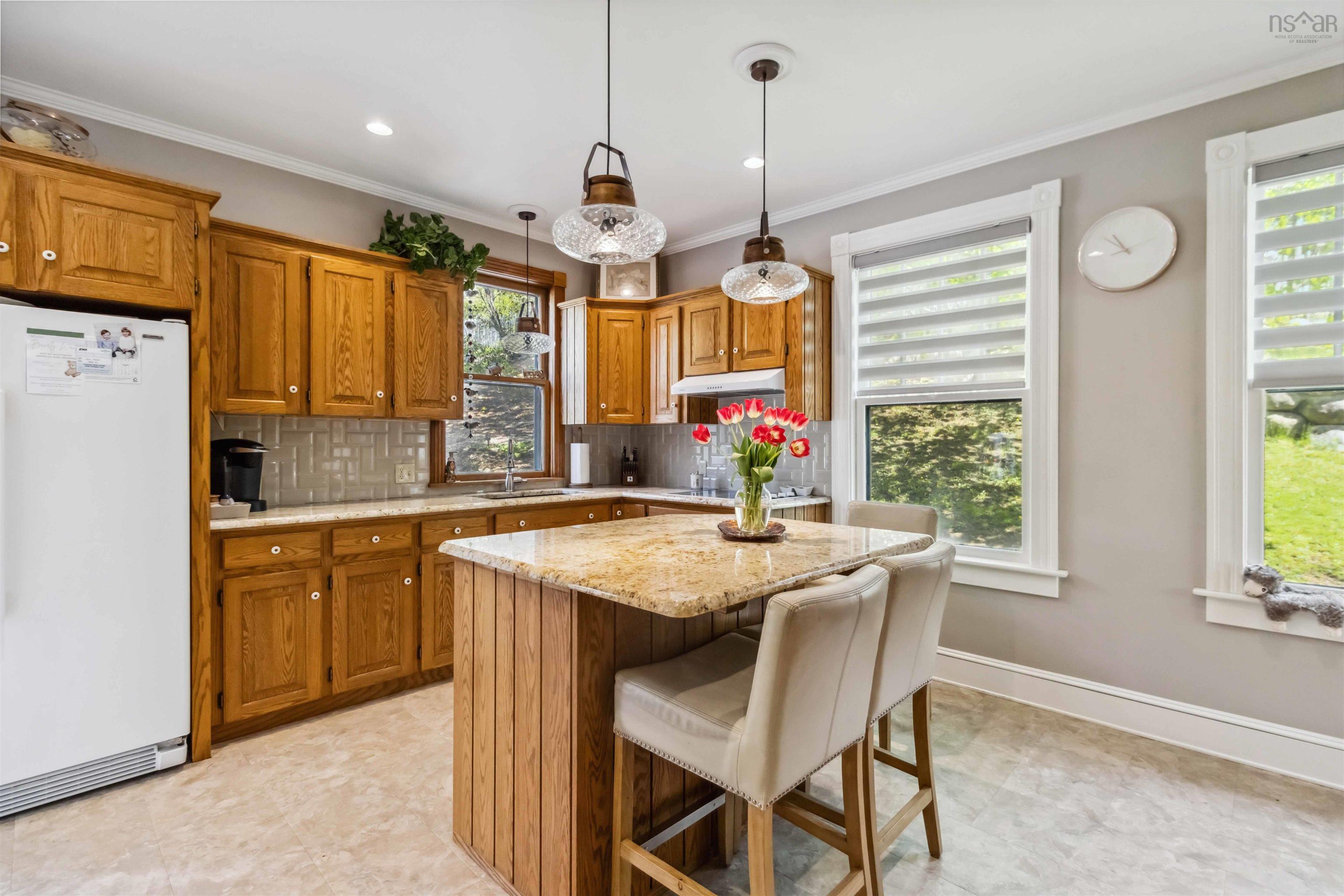 $599,900.00: 811 Lahave Street, Bridgewater