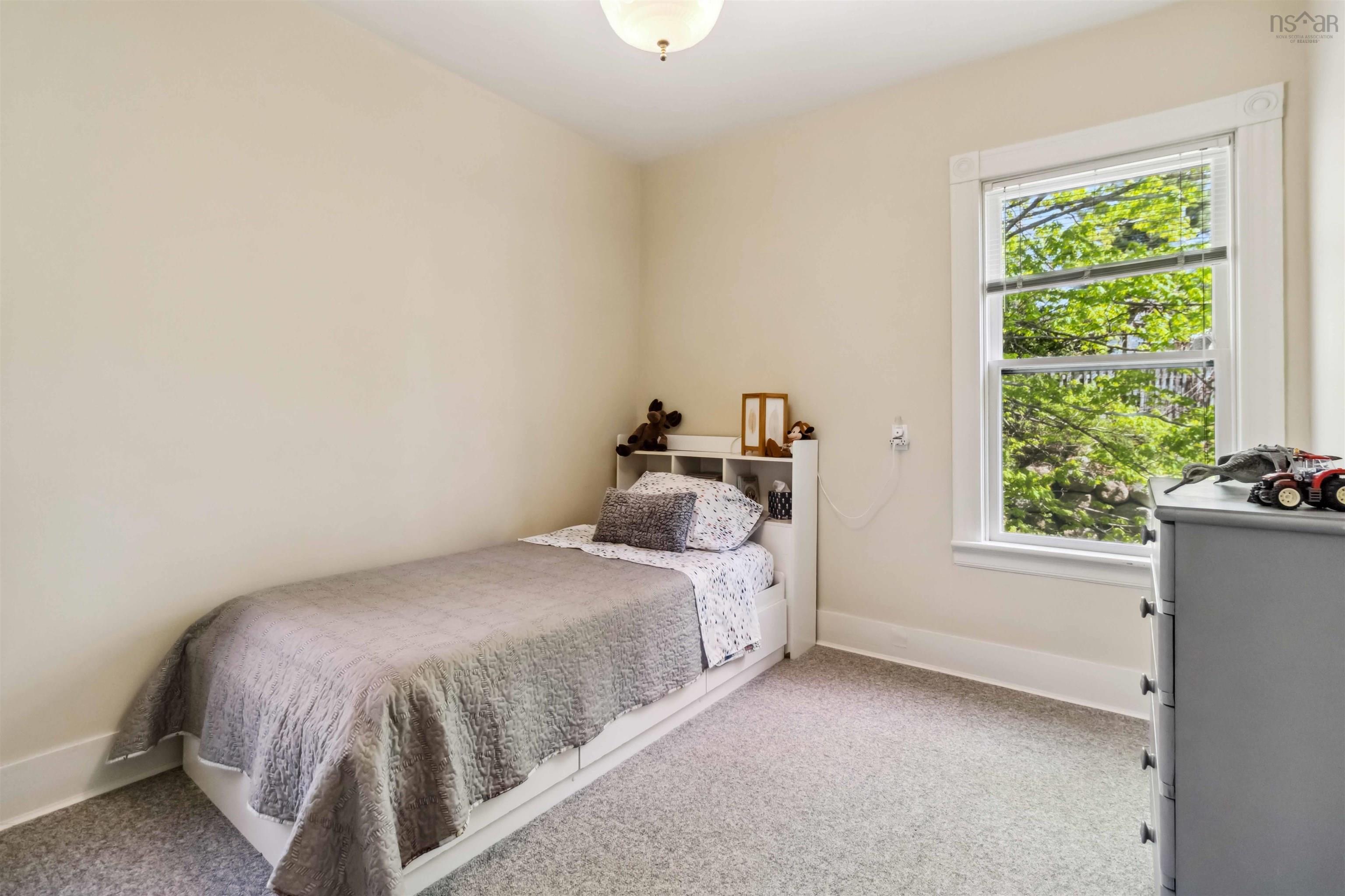 $599,900.00: 811 Lahave Street, Bridgewater