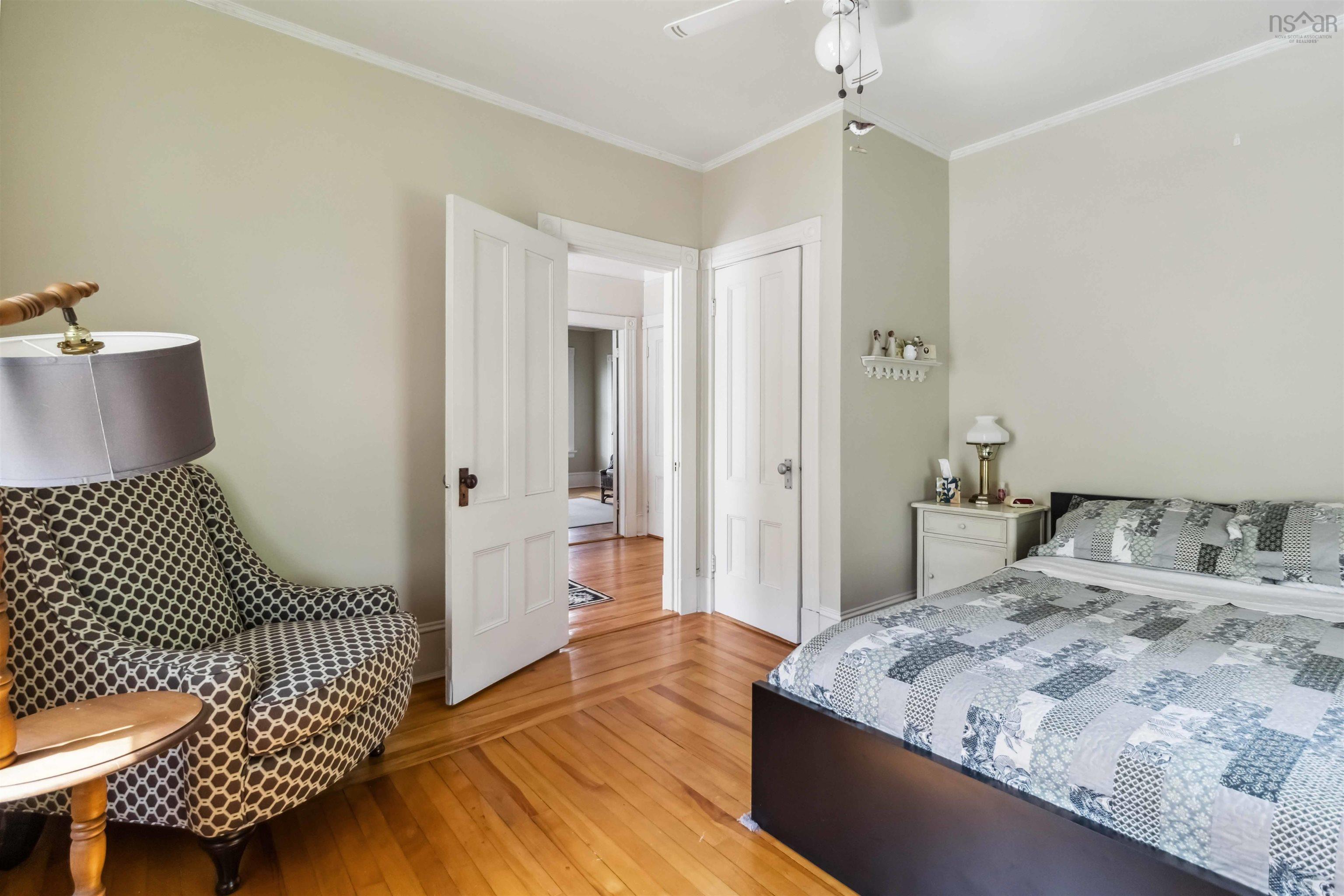 $599,900.00: 811 Lahave Street, Bridgewater