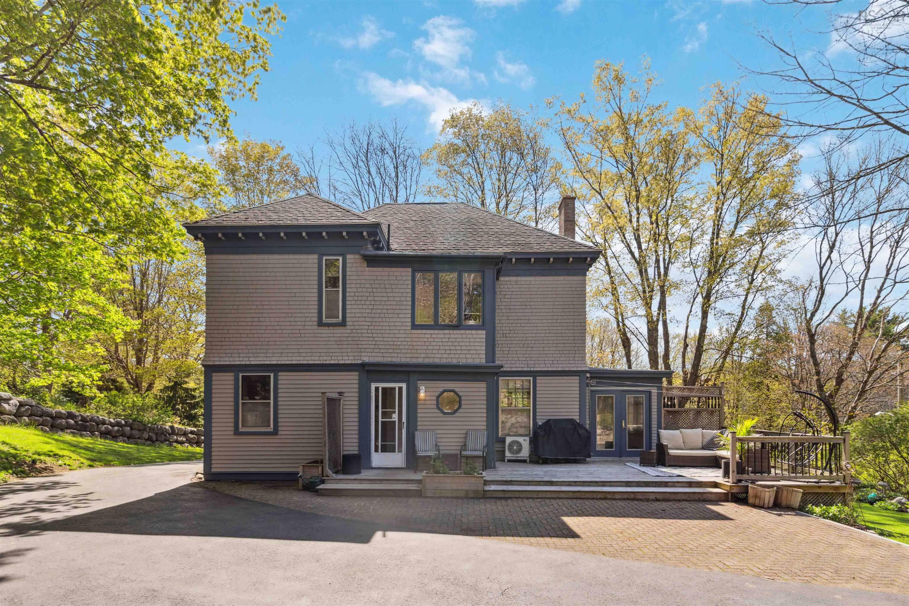 $599,900.00: 811 Lahave Street, Bridgewater