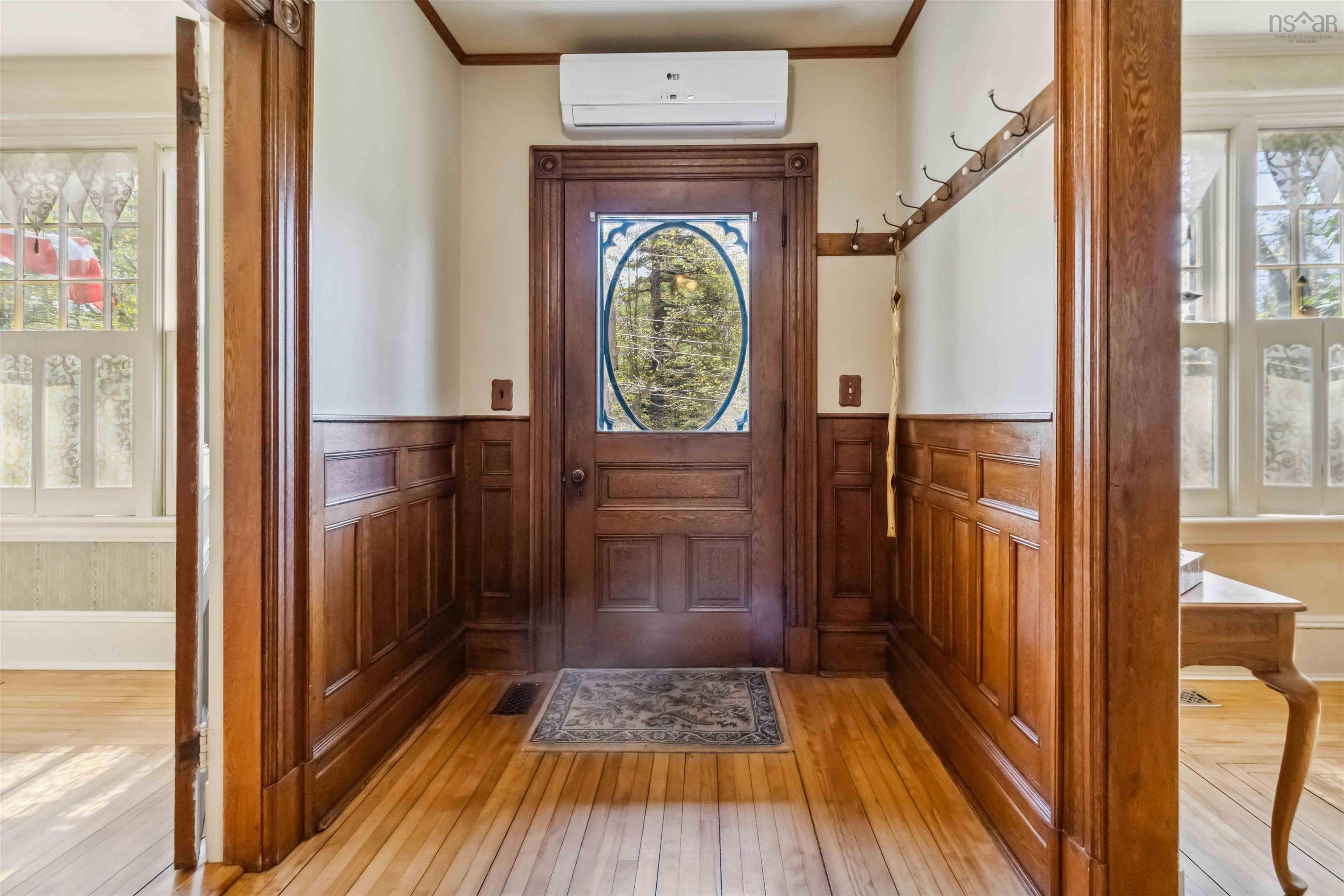 $599,900.00: 811 Lahave Street, Bridgewater