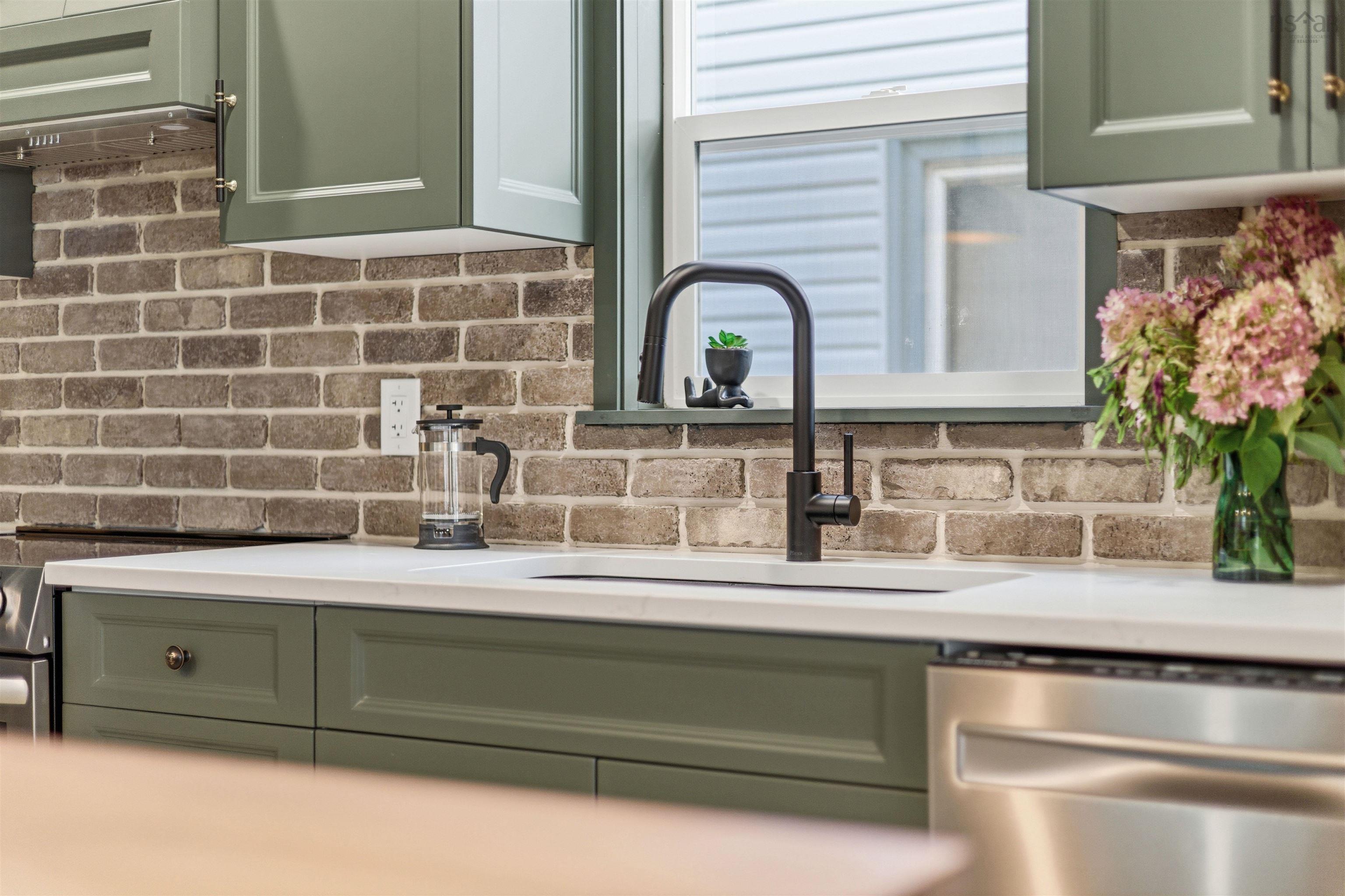 $799,900.00: 5551 Sullivan Street, Halifax